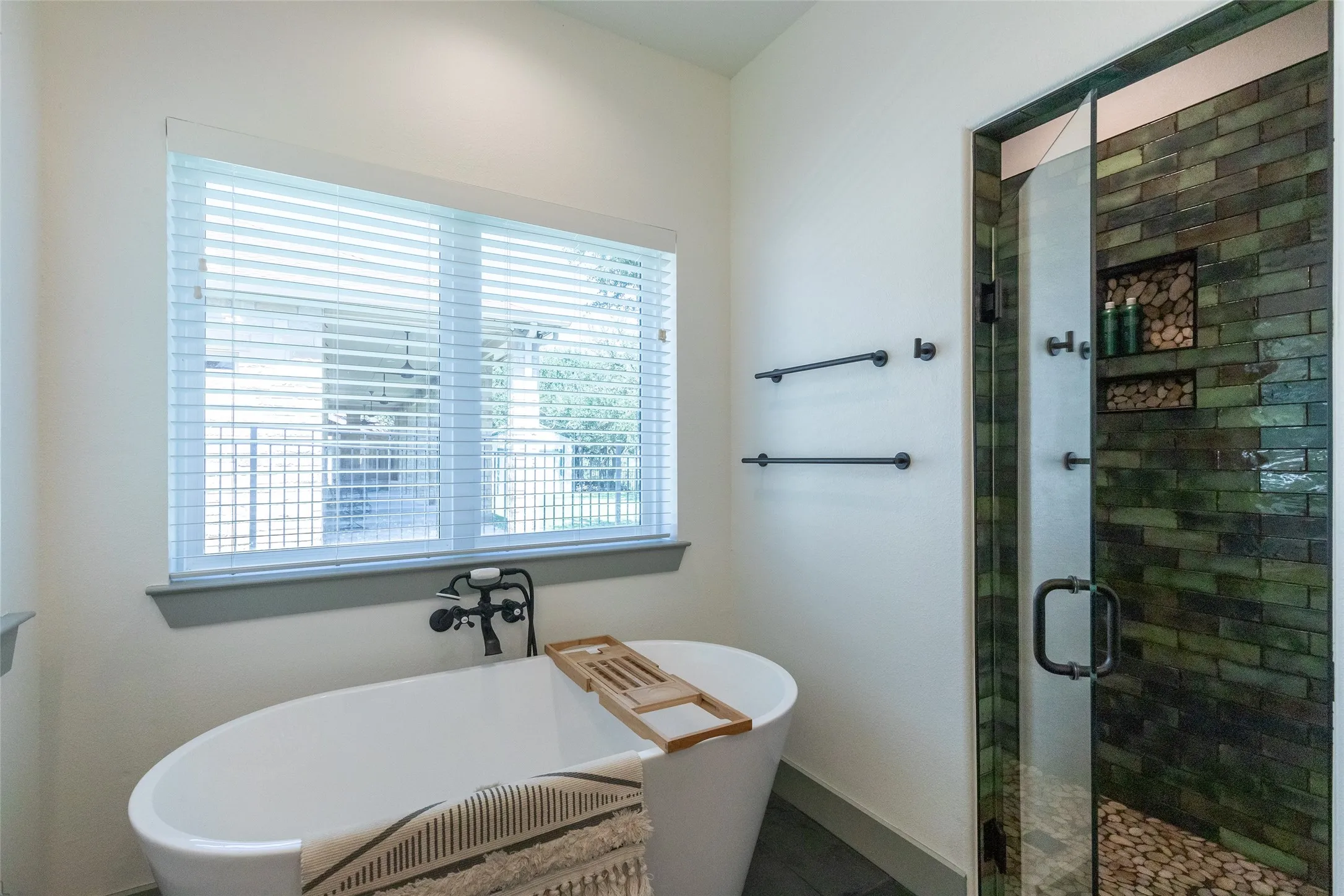 Single Family Residence For Sale in Brown County , 632 Oak Point Drive, May, Texas 76857, 3 Bedroom, 3 Bathroom, 2 Garage spaces, 2,410 Sqft, built in 2022, mls#21358709, Real Estate Agent in May, Homes For Sale in Brown county, Homes For Sale in May, Realtor in May Texas, Real Estate Brokerage Independent Realty Texas, Luminita Cordes Realtor