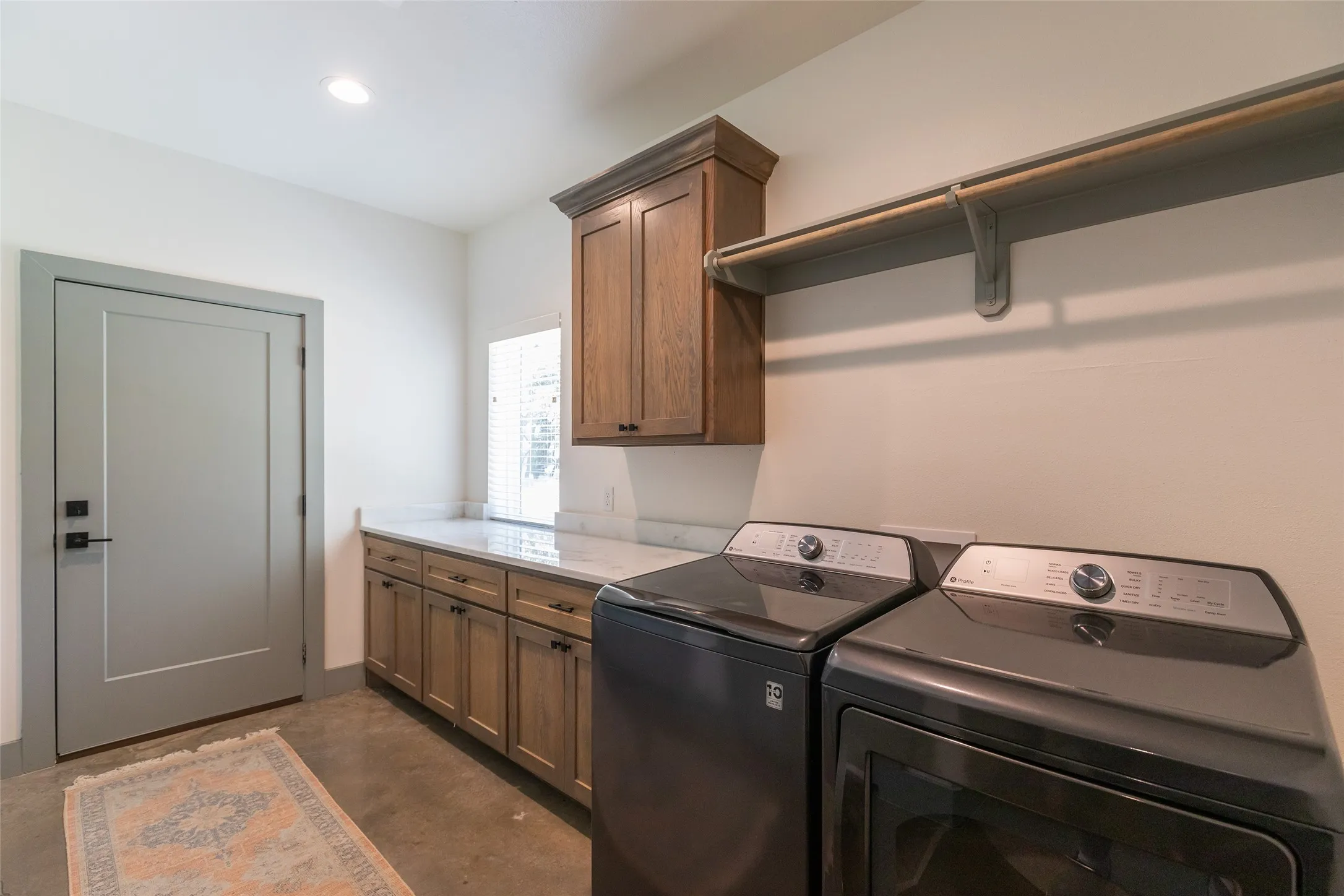 Single Family Residence For Sale in Brown County , 632 Oak Point Drive, May, Texas 76857, 3 Bedroom, 3 Bathroom, 2 Garage spaces, 2,410 Sqft, built in 2022, mls#21358709, Real Estate Agent in May, Homes For Sale in Brown county, Homes For Sale in May, Realtor in May Texas, Real Estate Brokerage Independent Realty Texas, Luminita Cordes Realtor