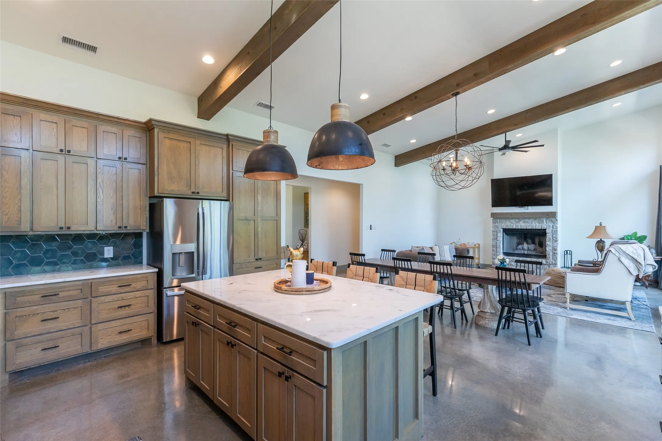 Single Family Residence For Sale in Brown County , 632 Oak Point Drive, May, Texas 76857, 3 Bedroom, 3 Bathroom, 2 Garage spaces, 2,410 Sqft, built in 2022, mls#21358709, Real Estate Agent in May, Homes For Sale in Brown county, Homes For Sale in May, Realtor in May Texas, Real Estate Brokerage Independent Realty Texas, Luminita Cordes Realtor