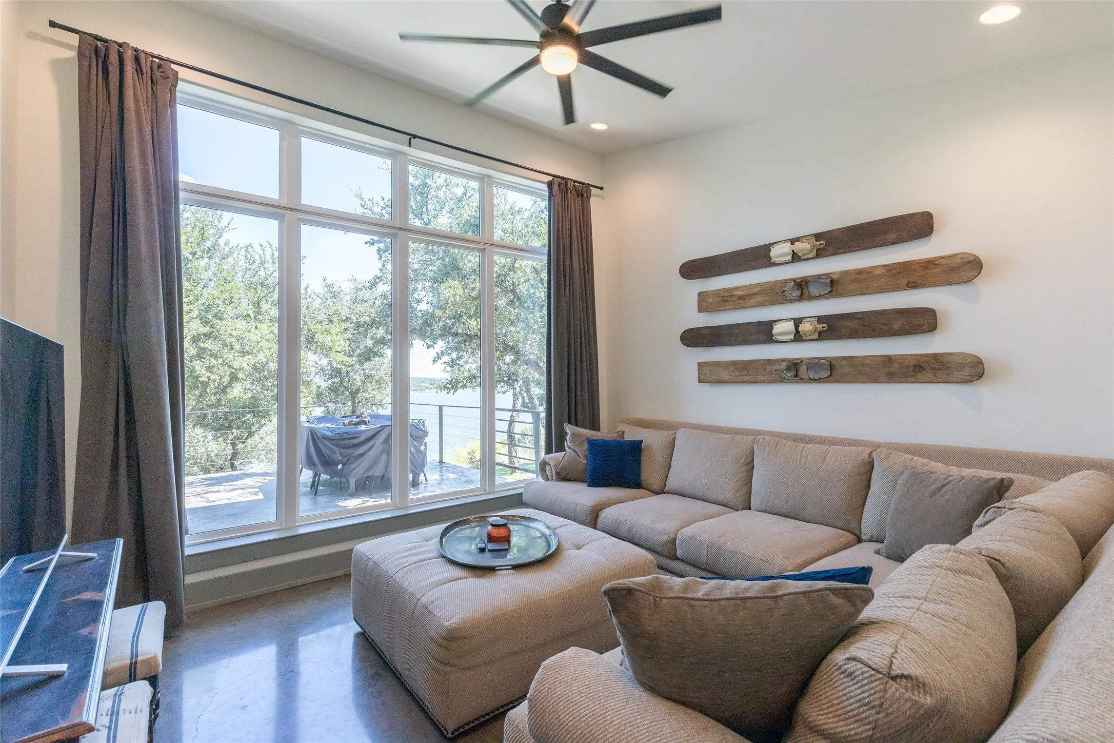 Single Family Residence For Sale in Brown County , 632 Oak Point Drive, May, Texas 76857, 3 Bedroom, 3 Bathroom, 2 Garage spaces, 2,410 Sqft, built in 2022, mls#21358709, Real Estate Agent in May, Homes For Sale in Brown county, Homes For Sale in May, Realtor in May Texas, Real Estate Brokerage Independent Realty Texas, Luminita Cordes Realtor