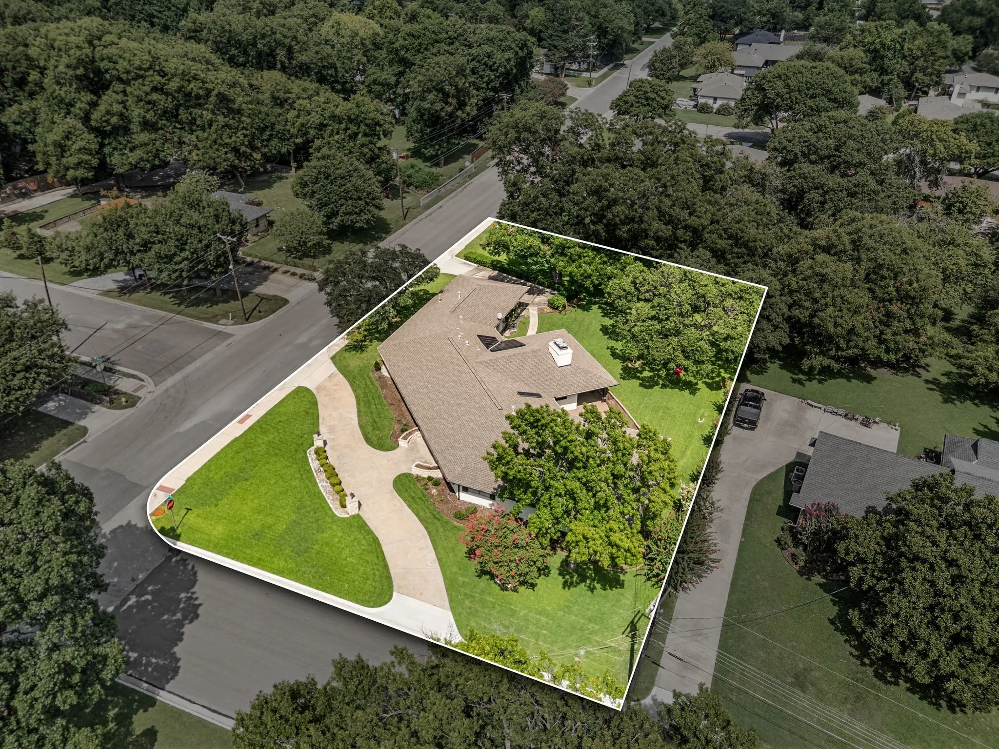 Single Family Residence For Sale in Collin County , 416 Brook Lane, Mc Kinney, Texas 75069, 3 Bedroom, 3 Bathroom, 2 Garage spaces, 3,782 Sqft, built in 1960, mls#21347436, Real Estate Agent in Mc Kinney, Homes For Sale in Collin county, Homes For Sale in Mc Kinney, Realtor in Mc Kinney Texas, Real Estate Brokerage Independent Realty Texas, Luminita Cordes Realtor