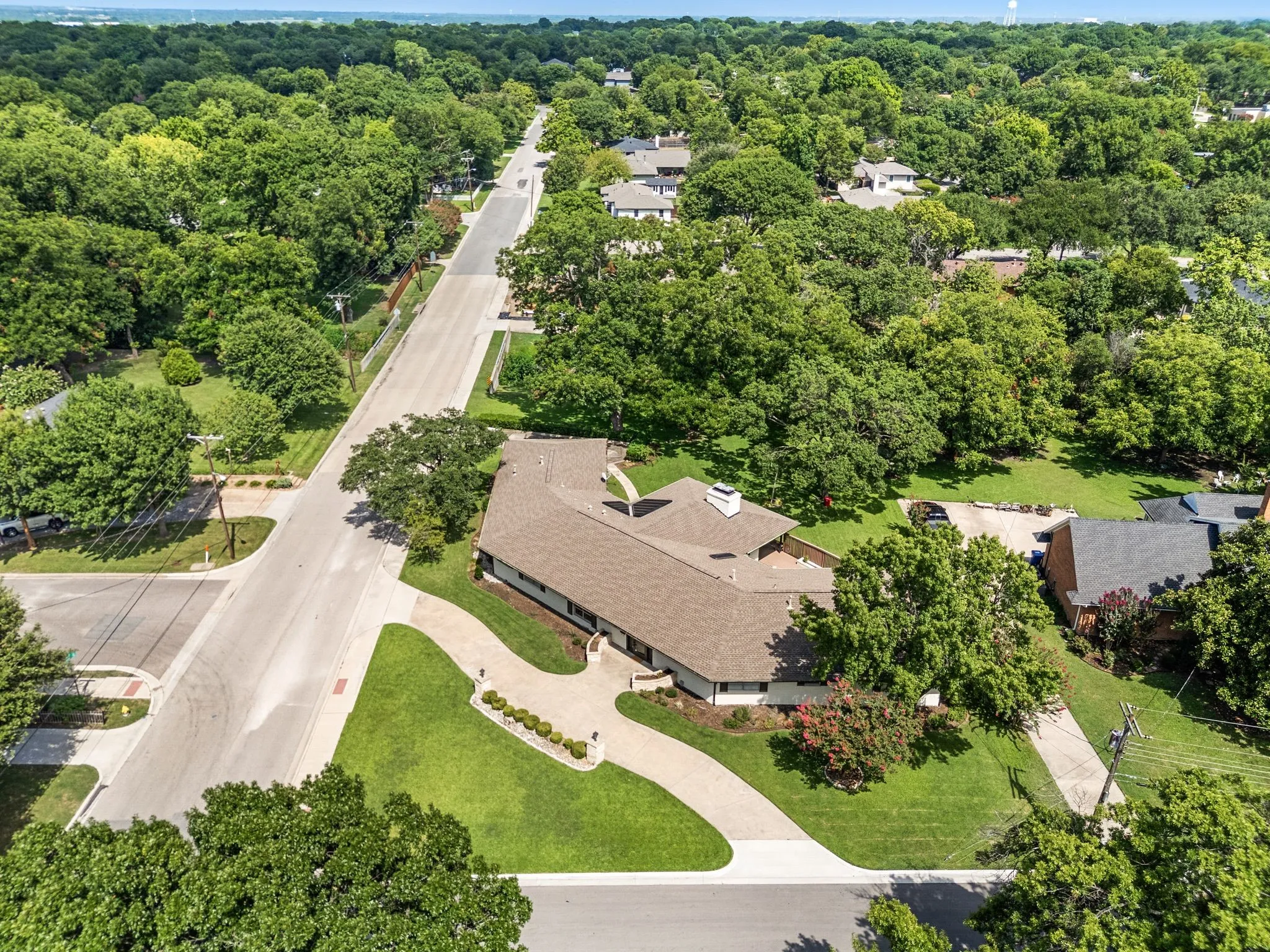 Single Family Residence For Sale in Collin County , 416 Brook Lane, Mc Kinney, Texas 75069, 3 Bedroom, 3 Bathroom, 2 Garage spaces, 3,782 Sqft, built in 1960, mls#21347436, Real Estate Agent in Mc Kinney, Homes For Sale in Collin county, Homes For Sale in Mc Kinney, Realtor in Mc Kinney Texas, Real Estate Brokerage Independent Realty Texas, Luminita Cordes Realtor