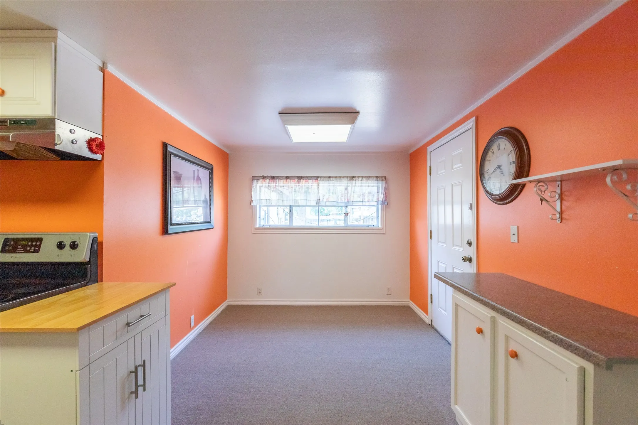Single Family Residence For Sale in Taylor County , 2610 S 25th Street, Abilene, Texas 79605, 3 Bedroom, 2 Bathroom, 2 Garage spaces, 1,450 Sqft, built in 1941, mls#21356758, Real Estate Agent in Abilene, Homes For Sale in Taylor county, Homes For Sale in Abilene, Realtor in Abilene Texas, Real Estate Brokerage Independent Realty Texas, Luminita Cordes Realtor