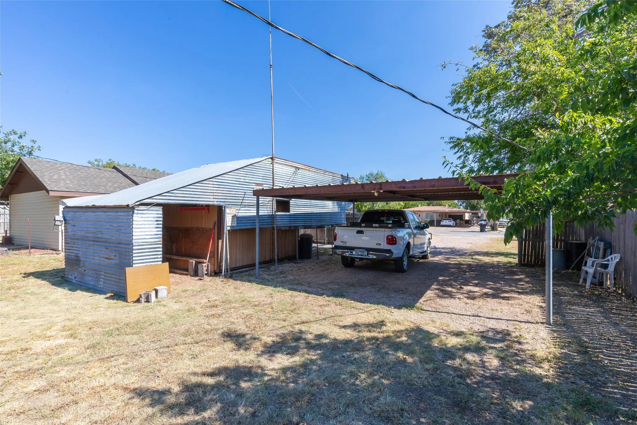 Single Family Residence For Sale in Taylor County , 2610 S 25th Street, Abilene, Texas 79605, 3 Bedroom, 2 Bathroom, 2 Garage spaces, 1,450 Sqft, built in 1941, mls#21356758, Real Estate Agent in Abilene, Homes For Sale in Taylor county, Homes For Sale in Abilene, Realtor in Abilene Texas, Real Estate Brokerage Independent Realty Texas, Luminita Cordes Realtor