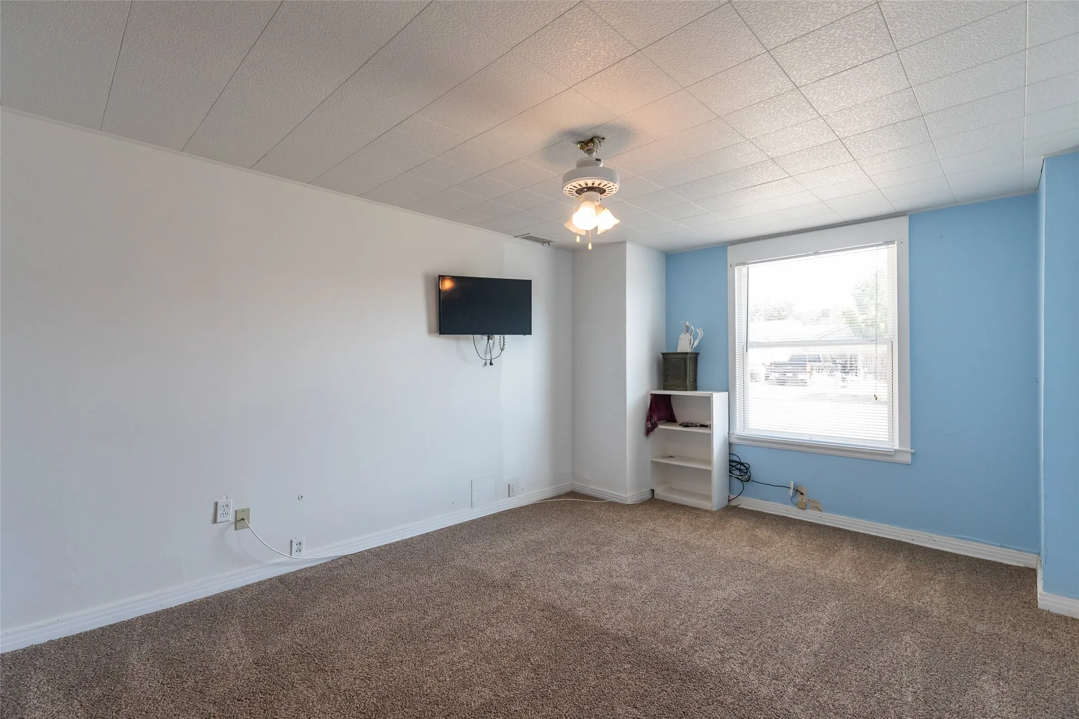 Single Family Residence For Sale in Taylor County , 2610 S 25th Street, Abilene, Texas 79605, 3 Bedroom, 2 Bathroom, 2 Garage spaces, 1,450 Sqft, built in 1941, mls#21356758, Real Estate Agent in Abilene, Homes For Sale in Taylor county, Homes For Sale in Abilene, Realtor in Abilene Texas, Real Estate Brokerage Independent Realty Texas, Luminita Cordes Realtor
