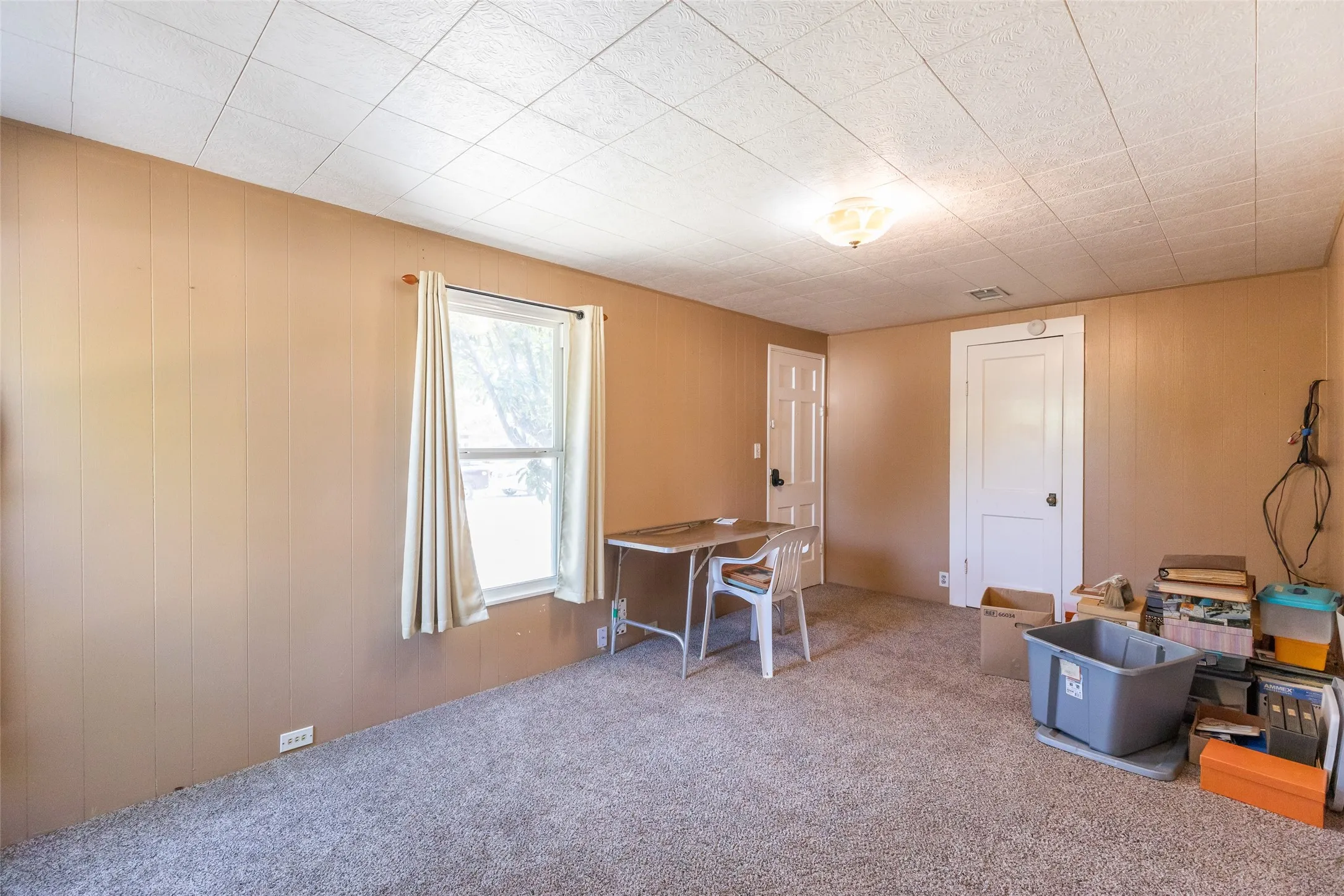 Single Family Residence For Sale in Taylor County , 2610 S 25th Street, Abilene, Texas 79605, 3 Bedroom, 2 Bathroom, 2 Garage spaces, 1,450 Sqft, built in 1941, mls#21356758, Real Estate Agent in Abilene, Homes For Sale in Taylor county, Homes For Sale in Abilene, Realtor in Abilene Texas, Real Estate Brokerage Independent Realty Texas, Luminita Cordes Realtor
