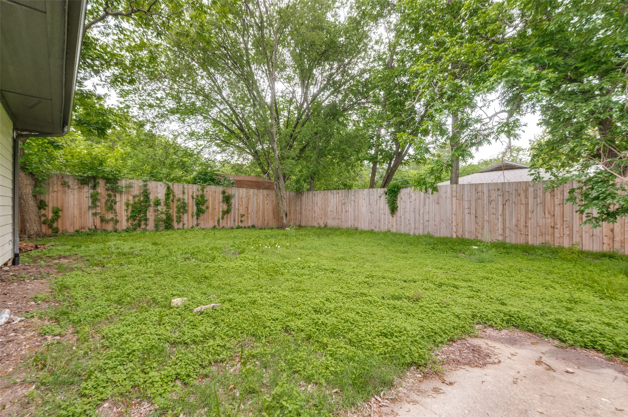 Single Family Residence For Rent in Ellis County , 515 John Arden Drive, Waxahachie, Texas 75165, 4 Bedroom, 2 Bathroom, Garage spaces, 2,501 Sqft, built in 1964, mls#21358869, Real Estate Agent in Waxahachie, Homes For Rent in Ellis county, Homes For Rent in Waxahachie, Realtor in Waxahachie Texas, Real Estate Brokerage Independent Realty Texas, Luminita Cordes Realtor