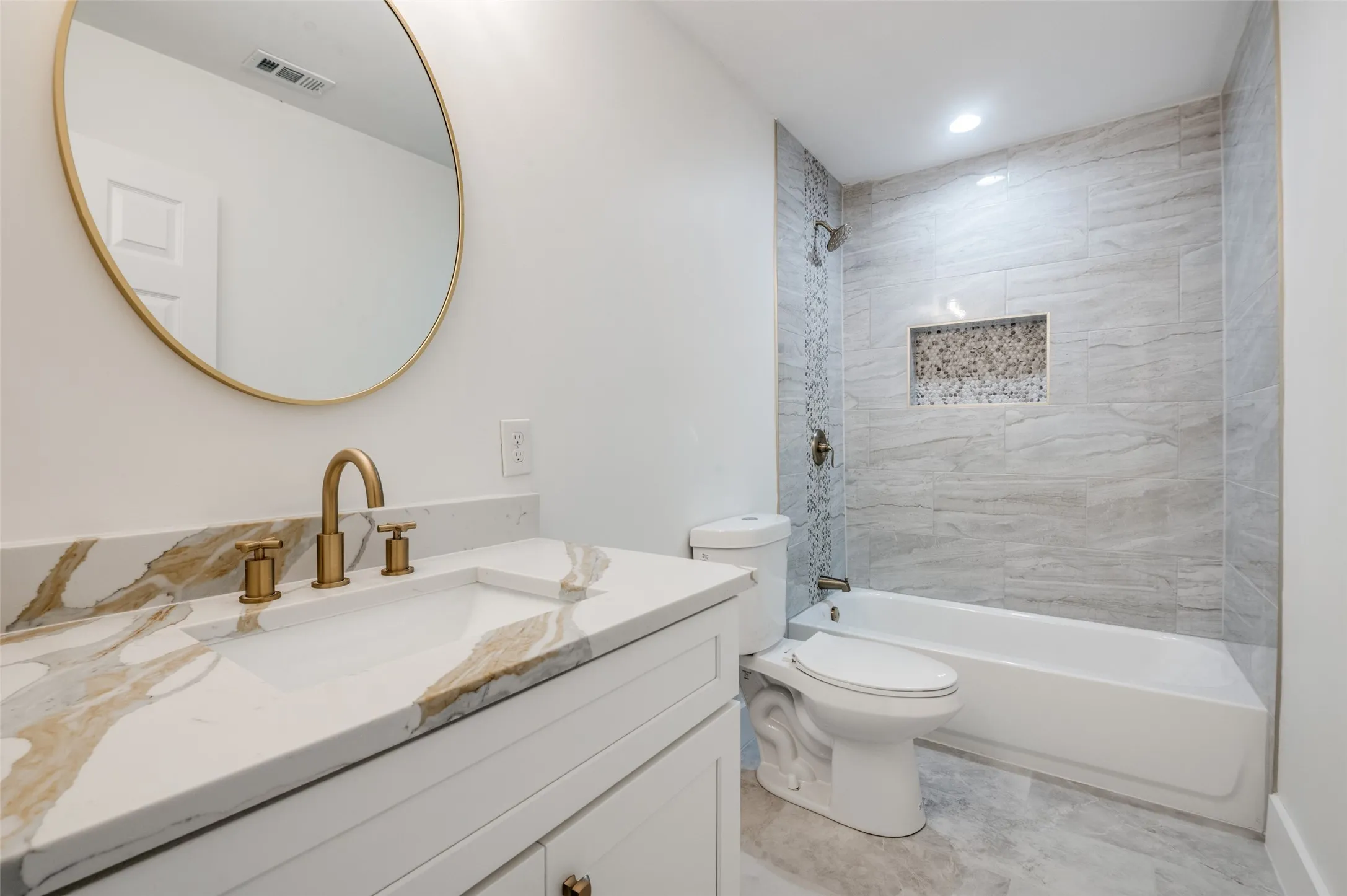 Single Family Residence For Rent in Ellis County , 515 John Arden Drive, Waxahachie, Texas 75165, 4 Bedroom, 2 Bathroom, Garage spaces, 2,501 Sqft, built in 1964, mls#21358869, Real Estate Agent in Waxahachie, Homes For Rent in Ellis county, Homes For Rent in Waxahachie, Realtor in Waxahachie Texas, Real Estate Brokerage Independent Realty Texas, Luminita Cordes Realtor
