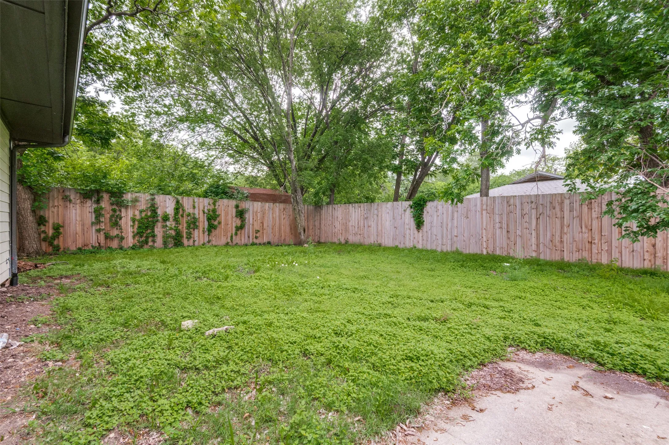 Single Family Residence For Rent in Ellis County , 515 John Arden Drive, Waxahachie, Texas 75165, 4 Bedroom, 2 Bathroom, Garage spaces, 2,501 Sqft, built in 1964, mls#21358869, Real Estate Agent in Waxahachie, Homes For Rent in Ellis county, Homes For Rent in Waxahachie, Realtor in Waxahachie Texas, Real Estate Brokerage Independent Realty Texas, Luminita Cordes Realtor