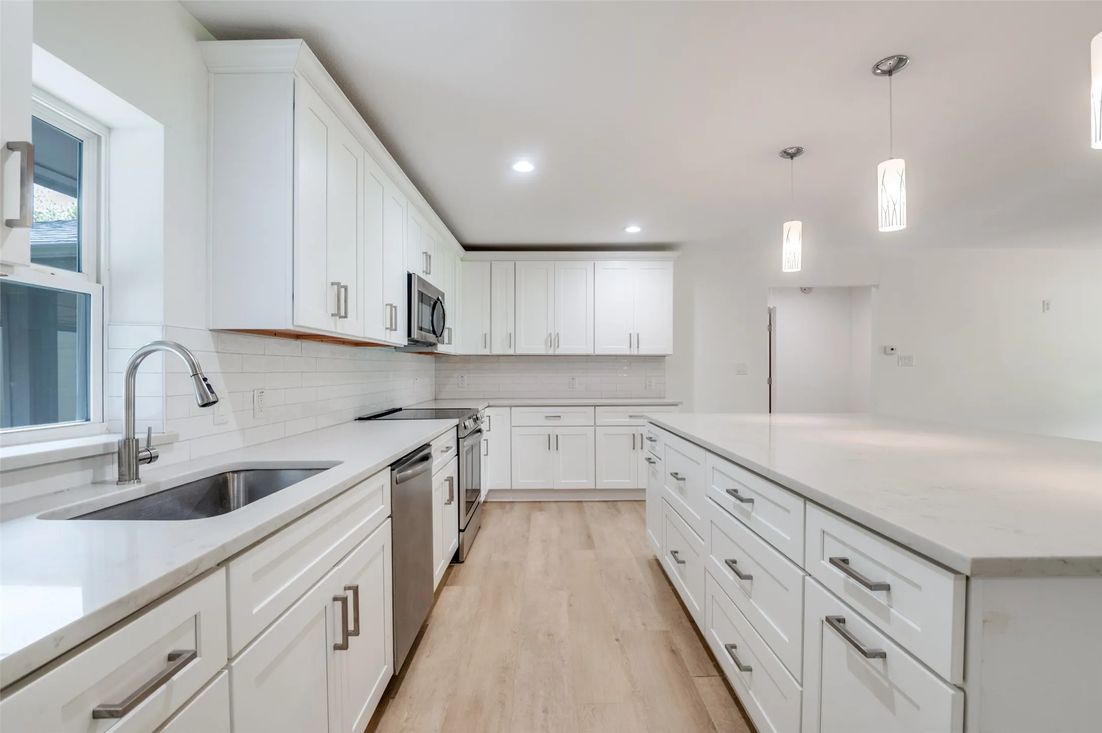 Single Family Residence For Rent in Ellis County , 515 John Arden Drive, Waxahachie, Texas 75165, 4 Bedroom, 2 Bathroom, Garage spaces, 2,501 Sqft, built in 1964, mls#21358869, Real Estate Agent in Waxahachie, Homes For Rent in Ellis county, Homes For Rent in Waxahachie, Realtor in Waxahachie Texas, Real Estate Brokerage Independent Realty Texas, Luminita Cordes Realtor