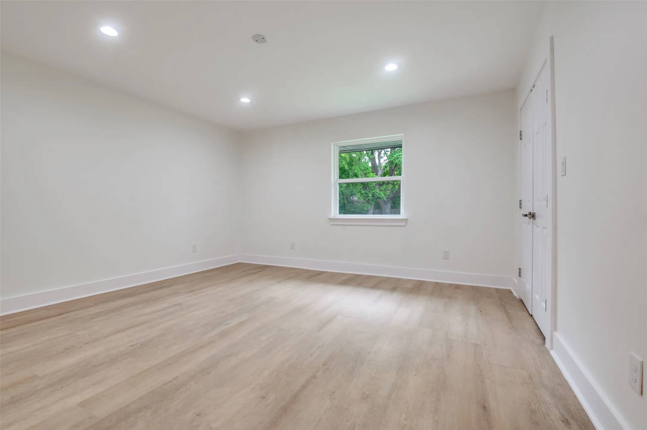 Single Family Residence For Rent in Ellis County , 515 John Arden Drive, Waxahachie, Texas 75165, 4 Bedroom, 2 Bathroom, Garage spaces, 2,501 Sqft, built in 1964, mls#21358869, Real Estate Agent in Waxahachie, Homes For Rent in Ellis county, Homes For Rent in Waxahachie, Realtor in Waxahachie Texas, Real Estate Brokerage Independent Realty Texas, Luminita Cordes Realtor