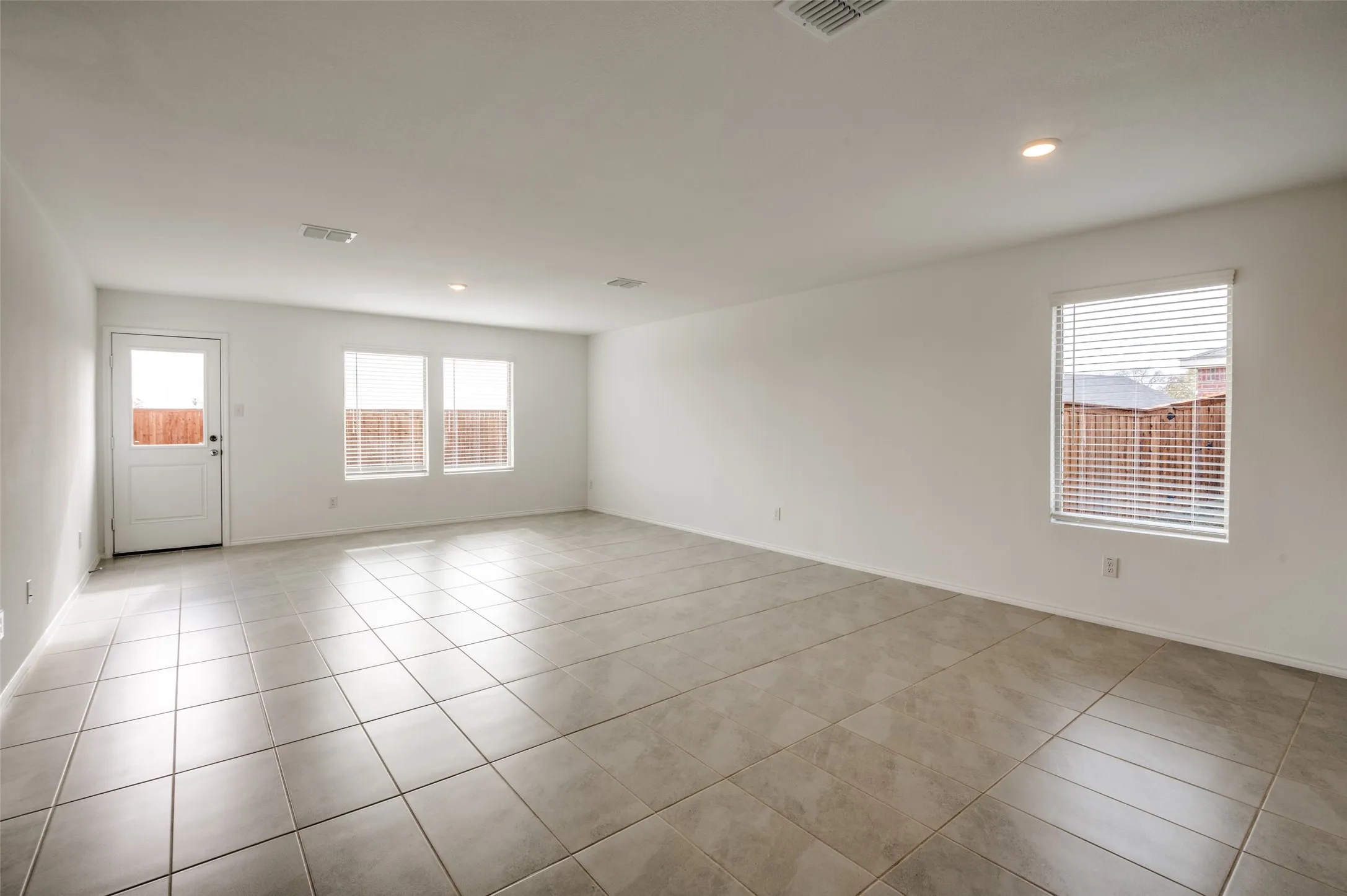 Single Family Residence For Rent in Denton County , 2816 Green Hill Way, Little Elm, Texas 75068, 3 Bedroom, 2 Bathroom, 2 Garage spaces, 1,481 Sqft, built in 2023, Price $2,100, mls#21358872, Real Estate Agent in Little Elm, Homes For Rent in Denton county, Homes For Rent in Little Elm, Realtor in Little Elm Texas, Real Estate Brokerage Independent Realty Texas, Luminita Cordes Realtor