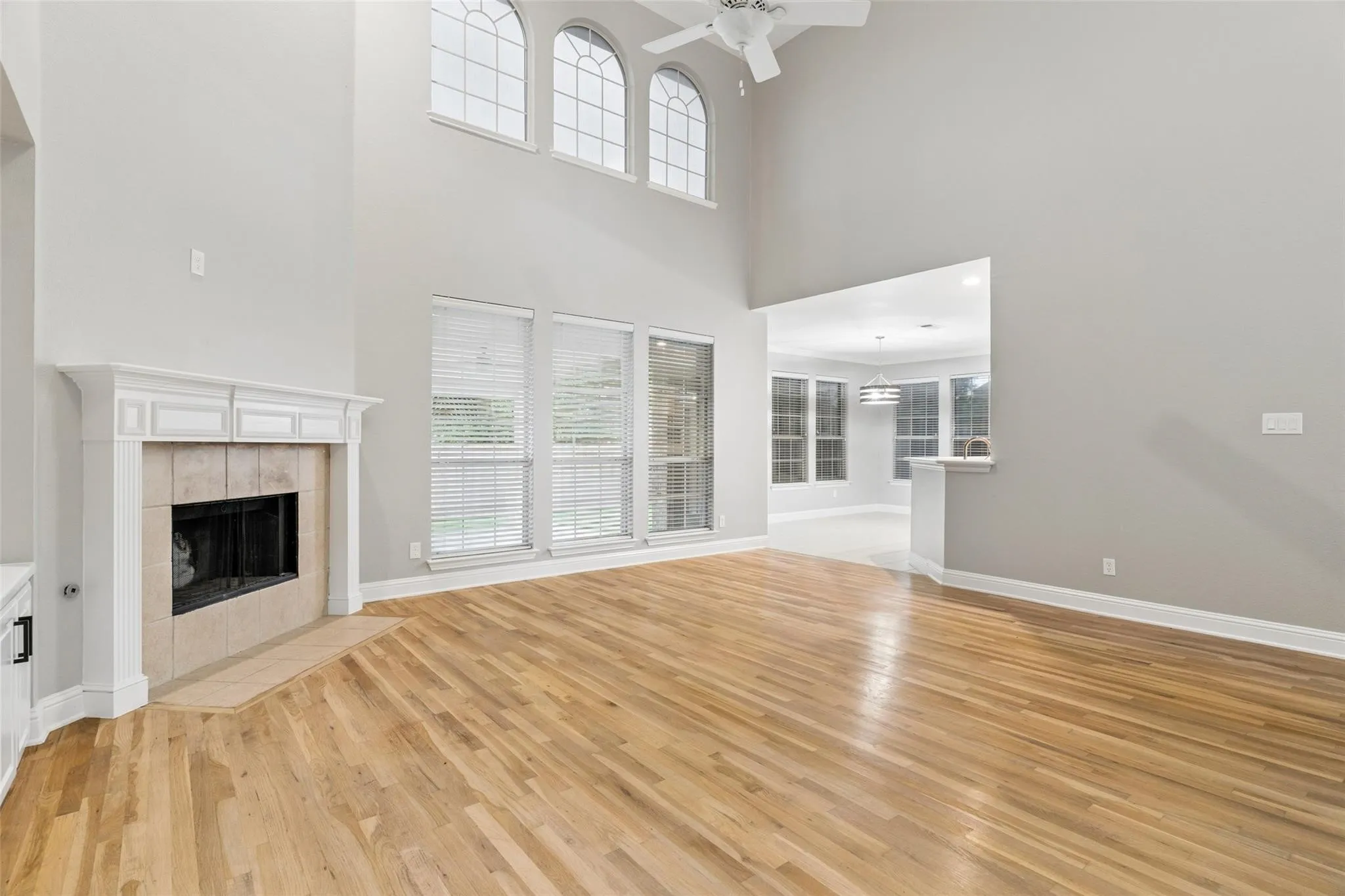 Single Family Residence For Sale in Dallas County , 5912 Crestberry Lane, Sachse, Texas 75048, 4 Bedroom, 3 Bathroom, 2 Garage spaces, 3,730 Sqft, built in 2000, mls#21357885, Real Estate Agent in Sachse, Homes For Sale in Dallas county, Homes For Sale in Sachse, Realtor in Sachse Texas, Real Estate Brokerage Independent Realty Texas, Luminita Cordes Realtor