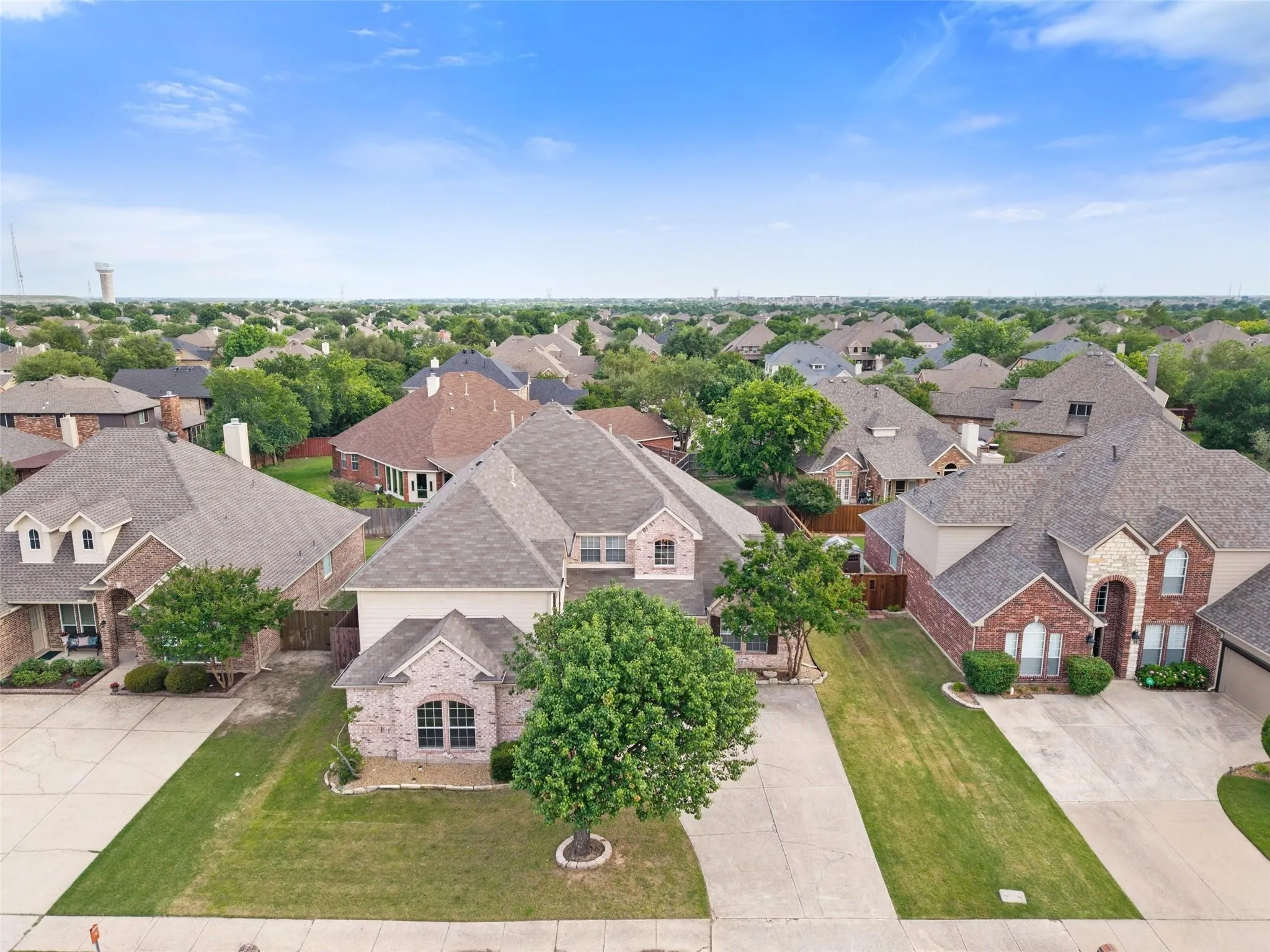 Single Family Residence For Sale in Dallas County , 5912 Crestberry Lane, Sachse, Texas 75048, 4 Bedroom, 3 Bathroom, 2 Garage spaces, 3,730 Sqft, built in 2000, mls#21357885, Real Estate Agent in Sachse, Homes For Sale in Dallas county, Homes For Sale in Sachse, Realtor in Sachse Texas, Real Estate Brokerage Independent Realty Texas, Luminita Cordes Realtor