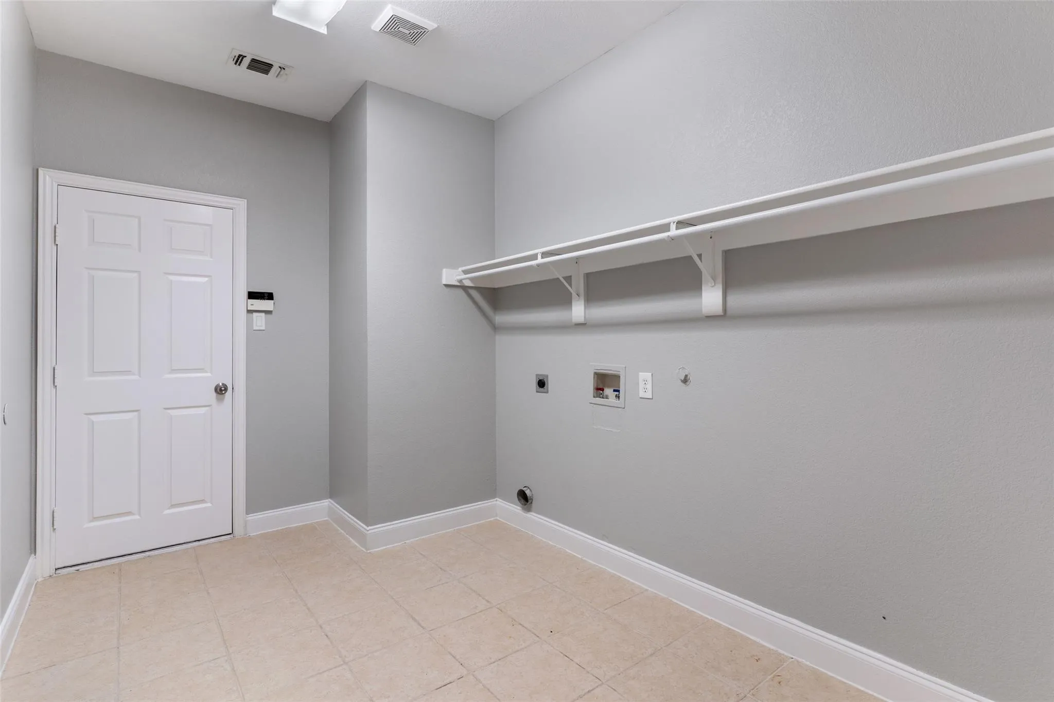 Single Family Residence For Sale in Dallas County , 5912 Crestberry Lane, Sachse, Texas 75048, 4 Bedroom, 3 Bathroom, 2 Garage spaces, 3,730 Sqft, built in 2000, mls#21357885, Real Estate Agent in Sachse, Homes For Sale in Dallas county, Homes For Sale in Sachse, Realtor in Sachse Texas, Real Estate Brokerage Independent Realty Texas, Luminita Cordes Realtor