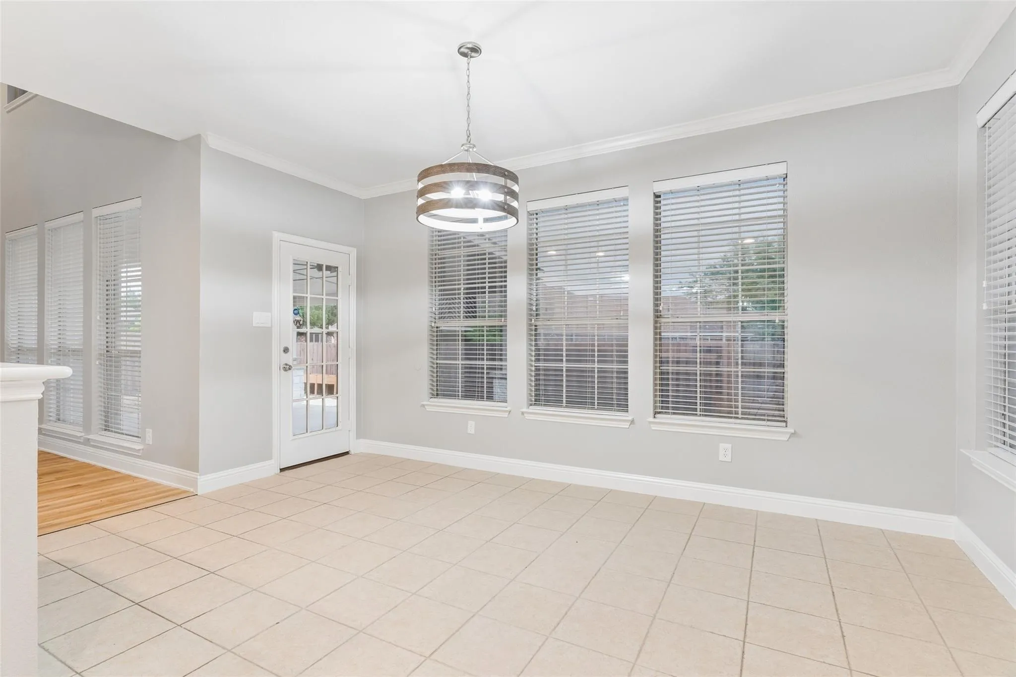 Single Family Residence For Sale in Dallas County , 5912 Crestberry Lane, Sachse, Texas 75048, 4 Bedroom, 3 Bathroom, 2 Garage spaces, 3,730 Sqft, built in 2000, mls#21357885, Real Estate Agent in Sachse, Homes For Sale in Dallas county, Homes For Sale in Sachse, Realtor in Sachse Texas, Real Estate Brokerage Independent Realty Texas, Luminita Cordes Realtor