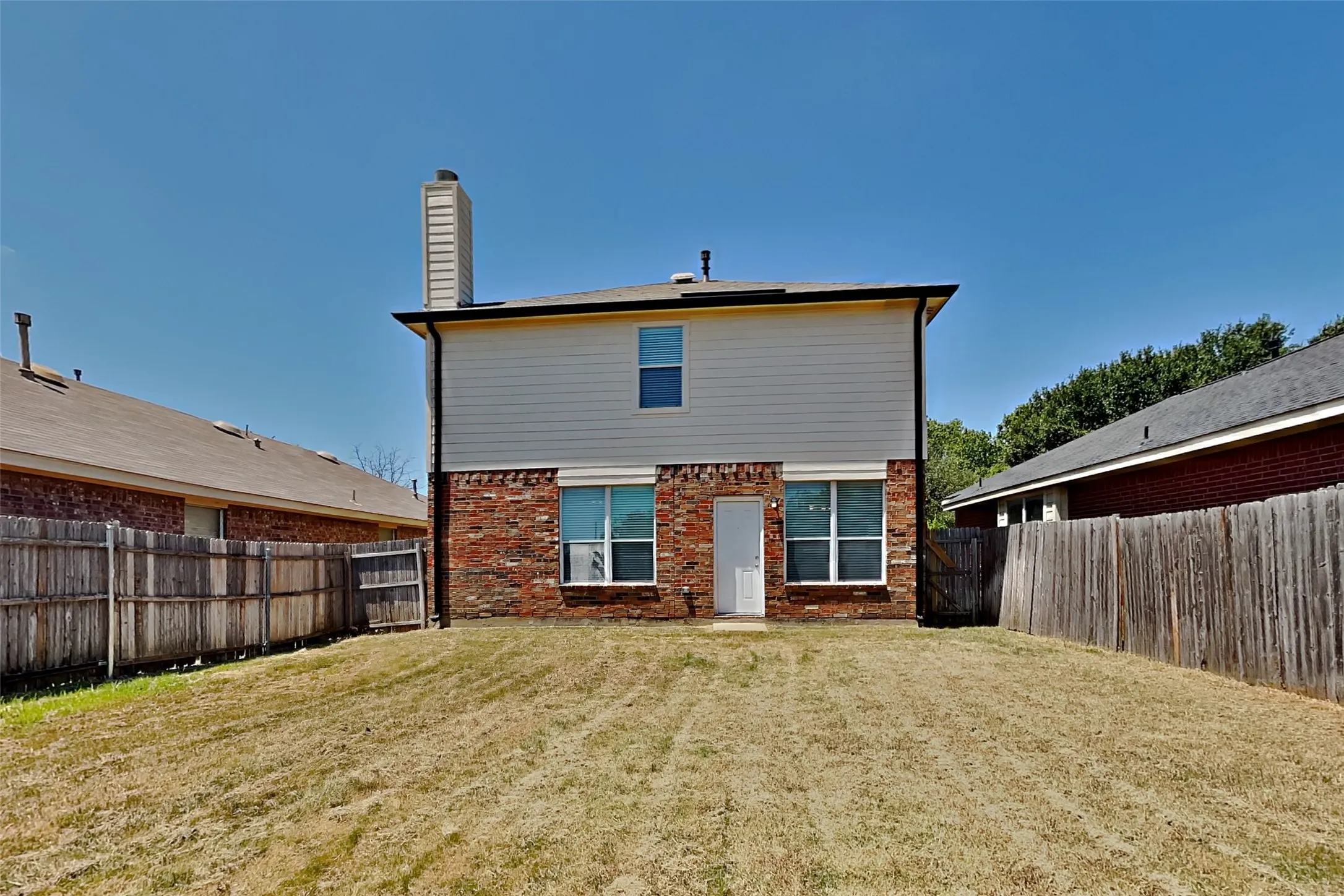 Single Family Residence For Rent in Tarrant County , 11616 Bobcat Drive, Fort Worth, Texas 76244, 4 Bedroom, 3 Bathroom, 2 Garage spaces, 2,060 Sqft, built in 2003, mls#21358877, Real Estate Agent in Fort Worth, Homes For Rent in Tarrant county, Homes For Rent in Fort Worth, Realtor in Fort Worth Texas, Real Estate Brokerage Independent Realty Texas, Luminita Cordes Realtor