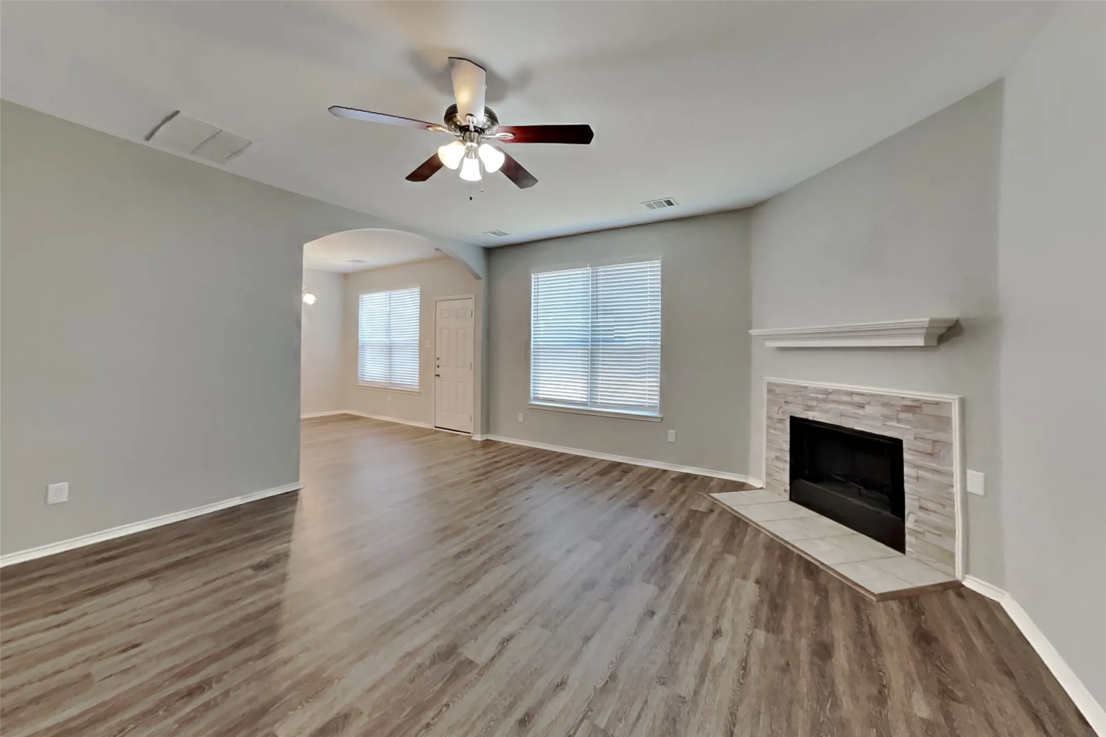 Single Family Residence For Rent in Tarrant County , 11616 Bobcat Drive, Fort Worth, Texas 76244, 4 Bedroom, 3 Bathroom, 2 Garage spaces, 2,060 Sqft, built in 2003, mls#21358877, Real Estate Agent in Fort Worth, Homes For Rent in Tarrant county, Homes For Rent in Fort Worth, Realtor in Fort Worth Texas, Real Estate Brokerage Independent Realty Texas, Luminita Cordes Realtor