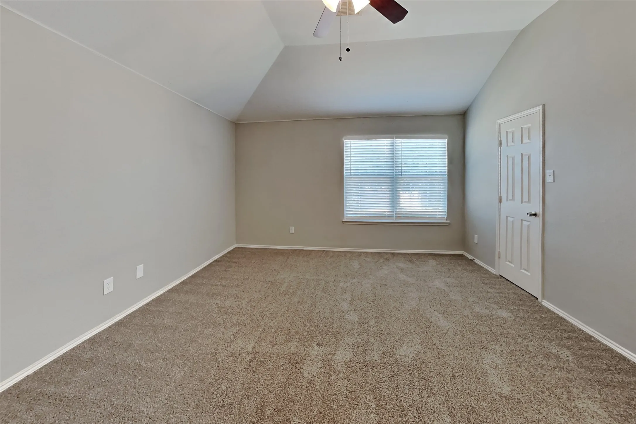 Single Family Residence For Rent in Tarrant County , 11616 Bobcat Drive, Fort Worth, Texas 76244, 4 Bedroom, 3 Bathroom, 2 Garage spaces, 2,060 Sqft, built in 2003, mls#21358877, Real Estate Agent in Fort Worth, Homes For Rent in Tarrant county, Homes For Rent in Fort Worth, Realtor in Fort Worth Texas, Real Estate Brokerage Independent Realty Texas, Luminita Cordes Realtor