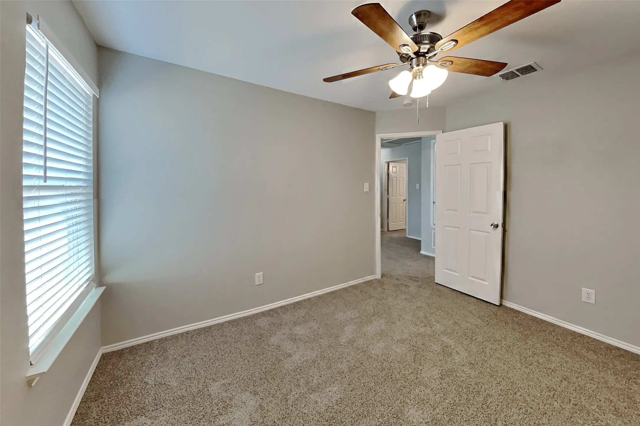 Single Family Residence For Rent in Tarrant County , 11616 Bobcat Drive, Fort Worth, Texas 76244, 4 Bedroom, 3 Bathroom, 2 Garage spaces, 2,060 Sqft, built in 2003, mls#21358877, Real Estate Agent in Fort Worth, Homes For Rent in Tarrant county, Homes For Rent in Fort Worth, Realtor in Fort Worth Texas, Real Estate Brokerage Independent Realty Texas, Luminita Cordes Realtor