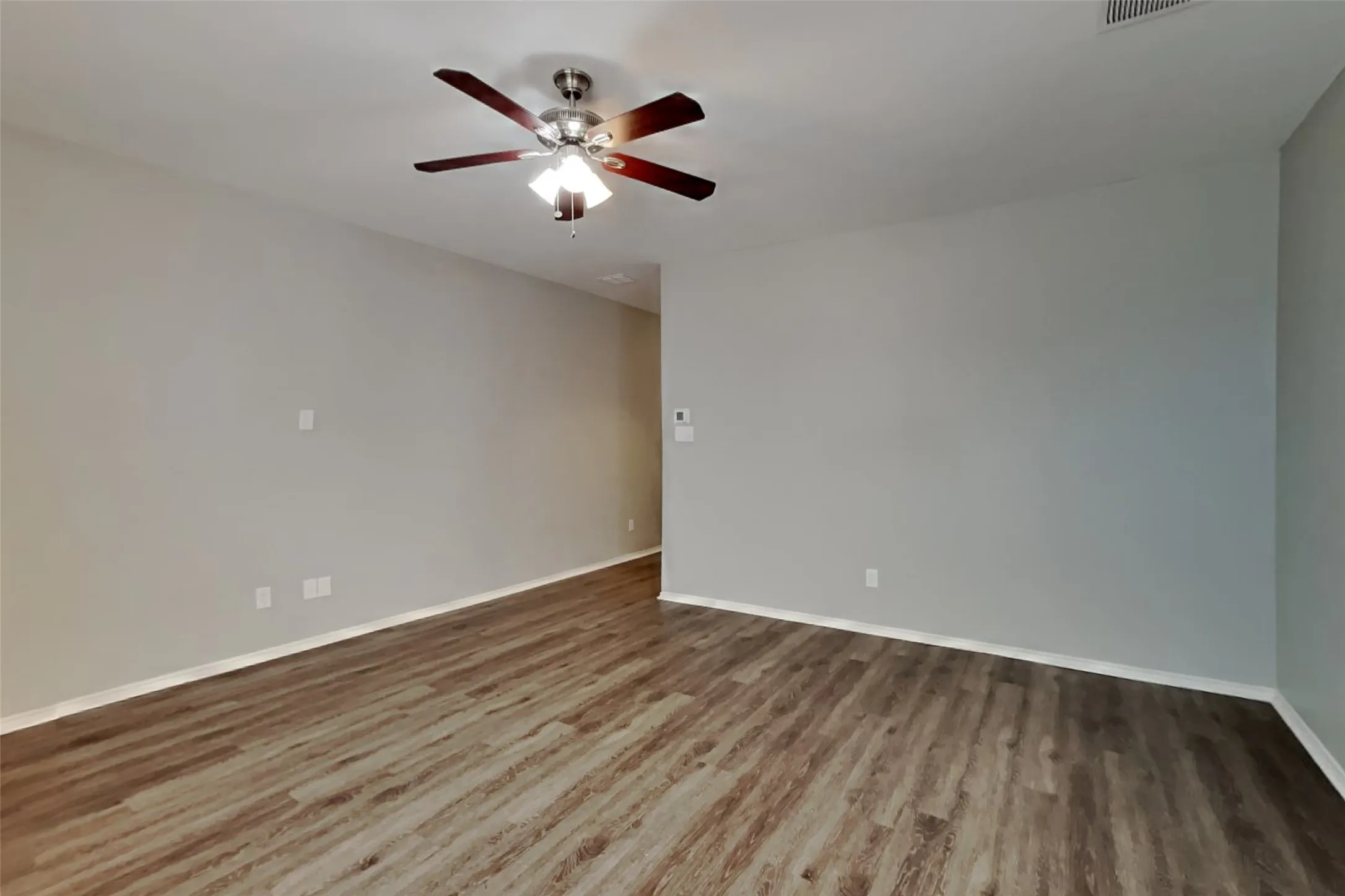 Single Family Residence For Rent in Tarrant County , 11616 Bobcat Drive, Fort Worth, Texas 76244, 4 Bedroom, 3 Bathroom, 2 Garage spaces, 2,060 Sqft, built in 2003, mls#21358877, Real Estate Agent in Fort Worth, Homes For Rent in Tarrant county, Homes For Rent in Fort Worth, Realtor in Fort Worth Texas, Real Estate Brokerage Independent Realty Texas, Luminita Cordes Realtor