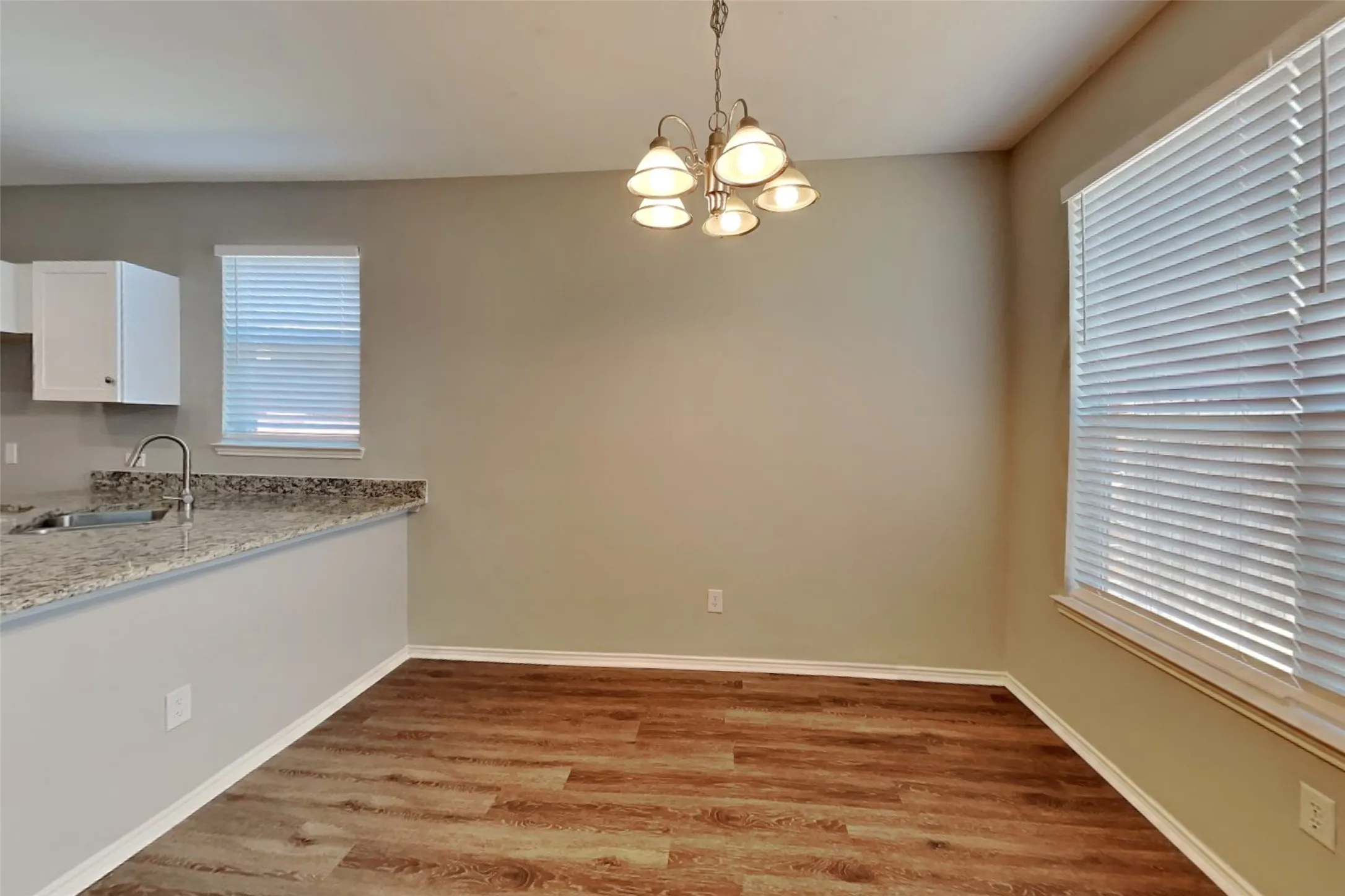 Single Family Residence For Rent in Tarrant County , 11616 Bobcat Drive, Fort Worth, Texas 76244, 4 Bedroom, 3 Bathroom, 2 Garage spaces, 2,060 Sqft, built in 2003, mls#21358877, Real Estate Agent in Fort Worth, Homes For Rent in Tarrant county, Homes For Rent in Fort Worth, Realtor in Fort Worth Texas, Real Estate Brokerage Independent Realty Texas, Luminita Cordes Realtor