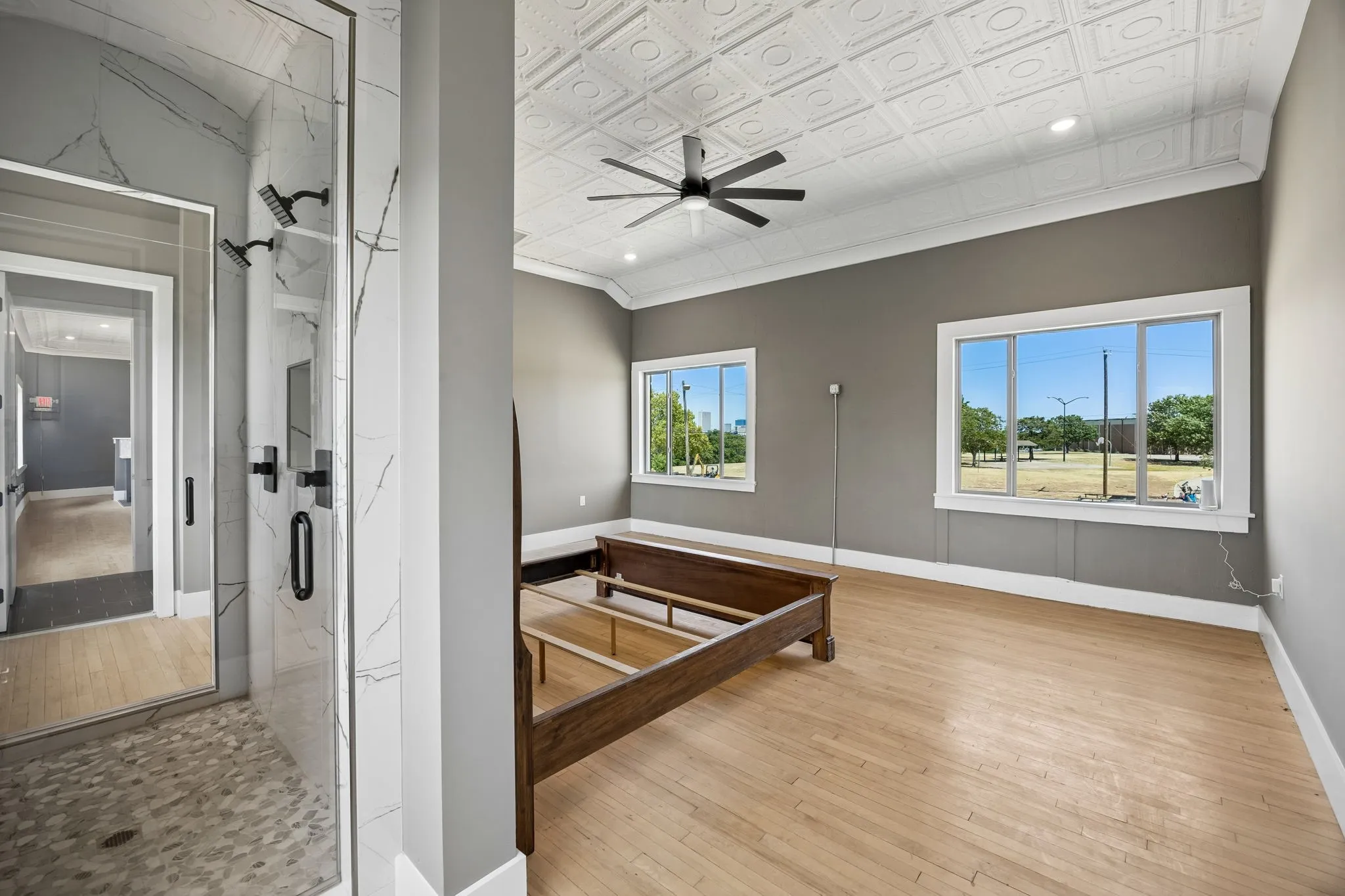 Single Family Residence For Sale in Tarrant County , 1200 E Maddox Avenue, Fort Worth, Texas 76104, 6 Bedroom, 8 Bathroom, 4 Garage spaces, 8,851 Sqft, built in 1930, mls#21358675, Real Estate Agent in Fort Worth, Homes For Sale in Tarrant county, Homes For Sale in Fort Worth, Realtor in Fort Worth Texas, Real Estate Brokerage Independent Realty Texas, Luminita Cordes Realtor