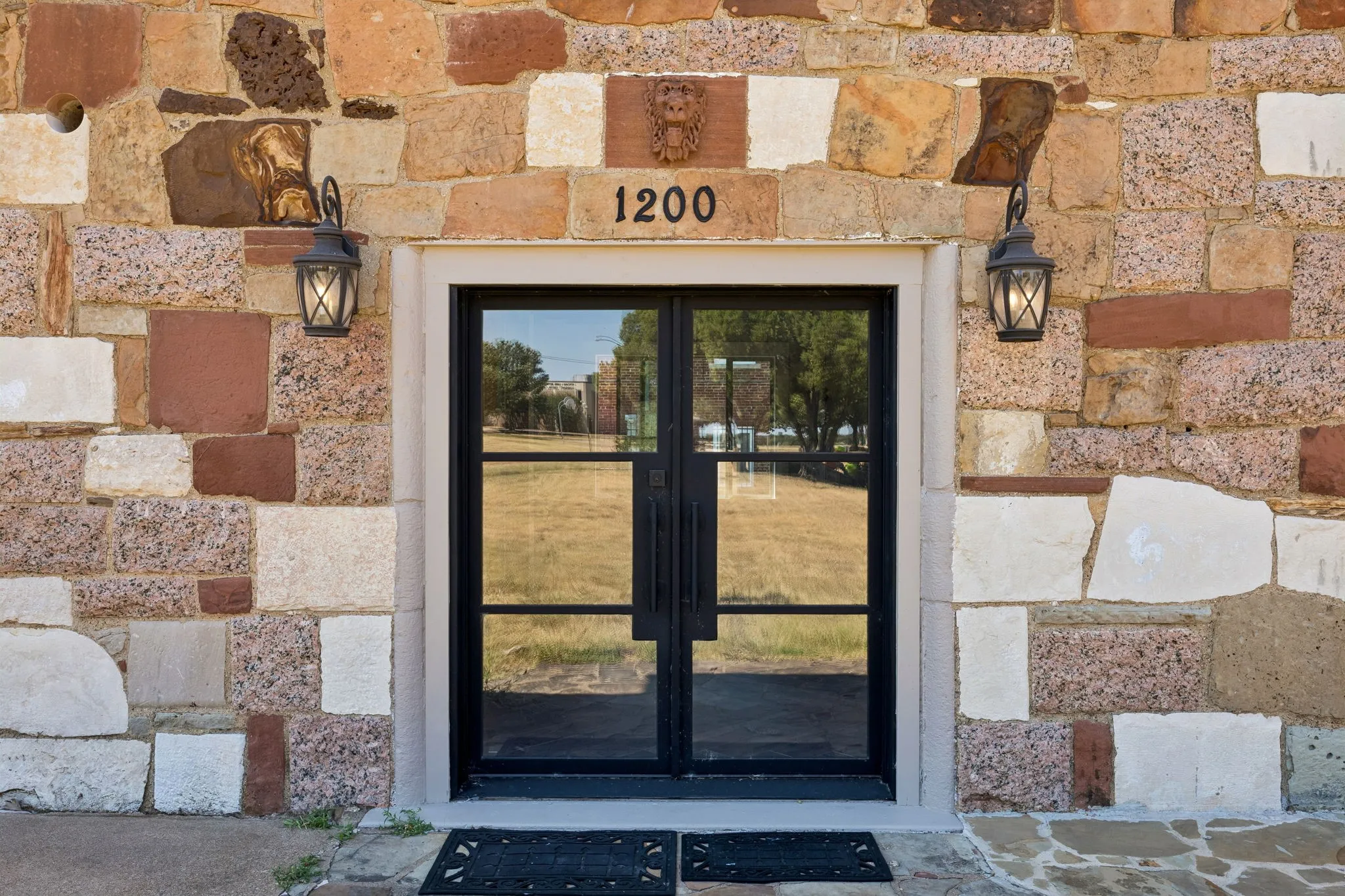 Single Family Residence For Sale in Tarrant County , 1200 E Maddox Avenue, Fort Worth, Texas 76104, 6 Bedroom, 8 Bathroom, 4 Garage spaces, 8,851 Sqft, built in 1930, mls#21358675, Real Estate Agent in Fort Worth, Homes For Sale in Tarrant county, Homes For Sale in Fort Worth, Realtor in Fort Worth Texas, Real Estate Brokerage Independent Realty Texas, Luminita Cordes Realtor