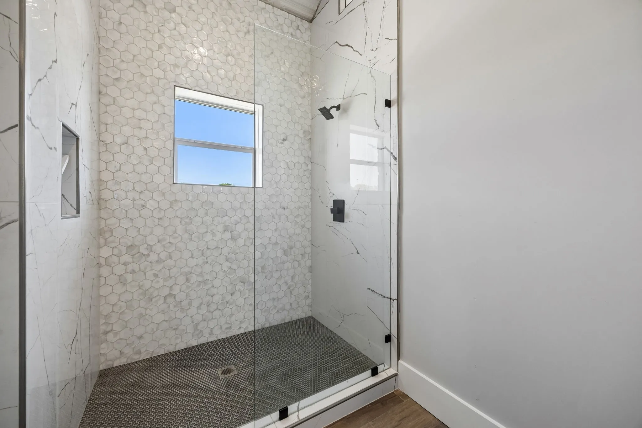 Single Family Residence For Sale in Tarrant County , 1200 E Maddox Avenue, Fort Worth, Texas 76104, 6 Bedroom, 8 Bathroom, 4 Garage spaces, 8,851 Sqft, built in 1930, mls#21358675, Real Estate Agent in Fort Worth, Homes For Sale in Tarrant county, Homes For Sale in Fort Worth, Realtor in Fort Worth Texas, Real Estate Brokerage Independent Realty Texas, Luminita Cordes Realtor