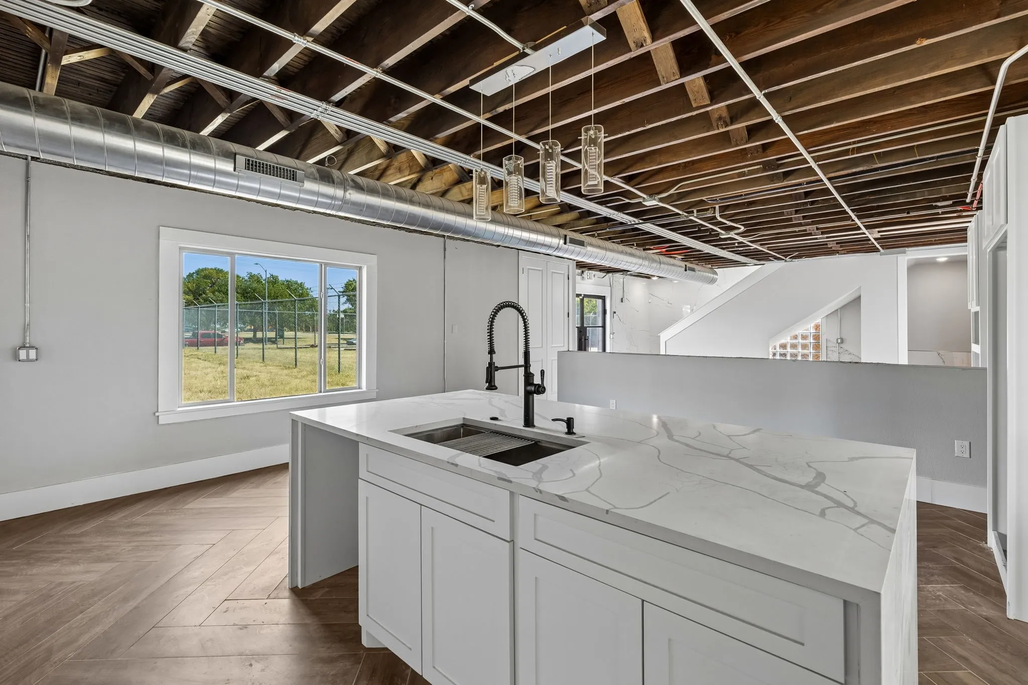 Single Family Residence For Sale in Tarrant County , 1200 E Maddox Avenue, Fort Worth, Texas 76104, 6 Bedroom, 8 Bathroom, 4 Garage spaces, 8,851 Sqft, built in 1930, mls#21358675, Real Estate Agent in Fort Worth, Homes For Sale in Tarrant county, Homes For Sale in Fort Worth, Realtor in Fort Worth Texas, Real Estate Brokerage Independent Realty Texas, Luminita Cordes Realtor