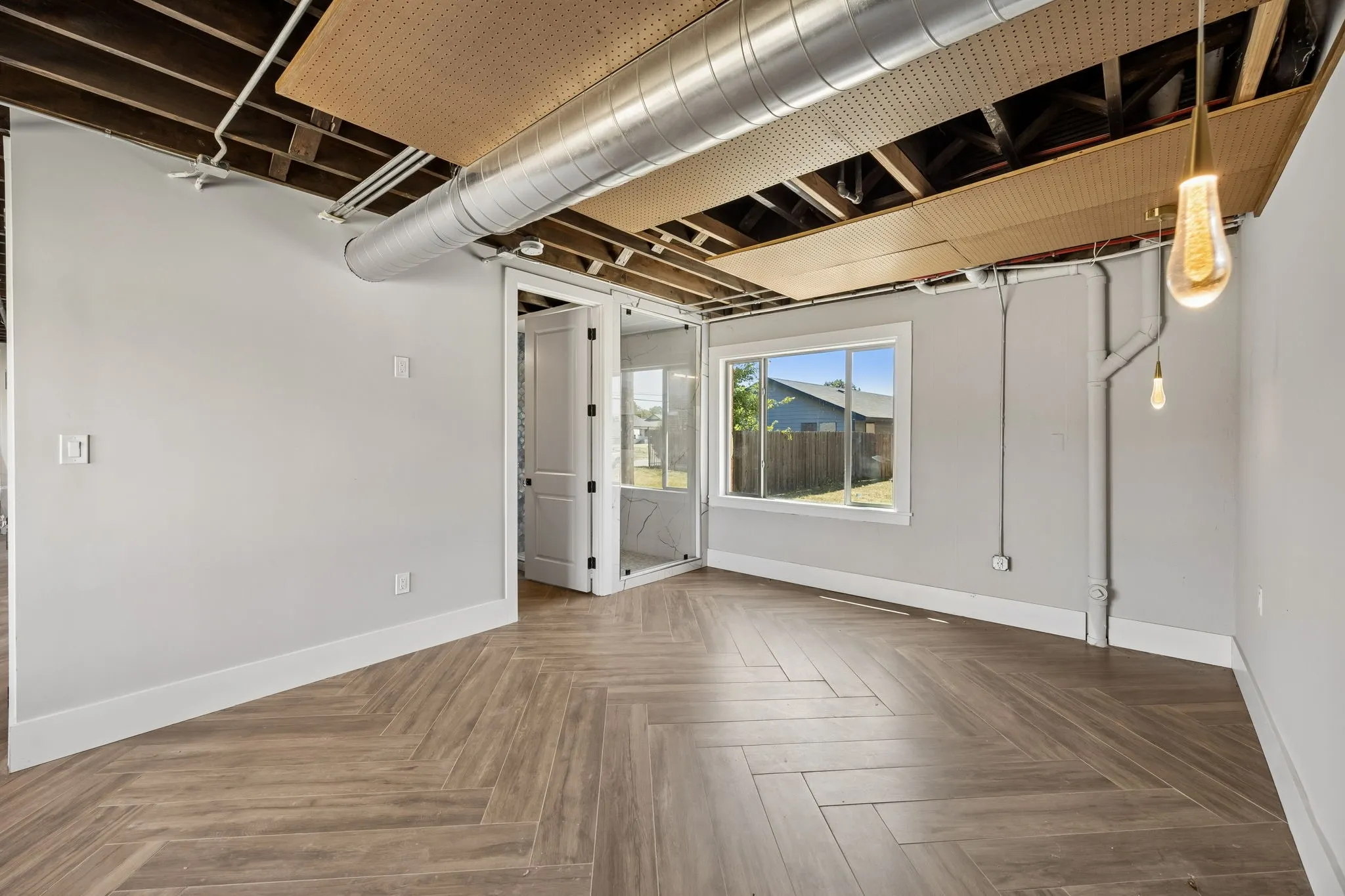 Single Family Residence For Sale in Tarrant County , 1200 E Maddox Avenue, Fort Worth, Texas 76104, 6 Bedroom, 8 Bathroom, 4 Garage spaces, 8,851 Sqft, built in 1930, mls#21358675, Real Estate Agent in Fort Worth, Homes For Sale in Tarrant county, Homes For Sale in Fort Worth, Realtor in Fort Worth Texas, Real Estate Brokerage Independent Realty Texas, Luminita Cordes Realtor