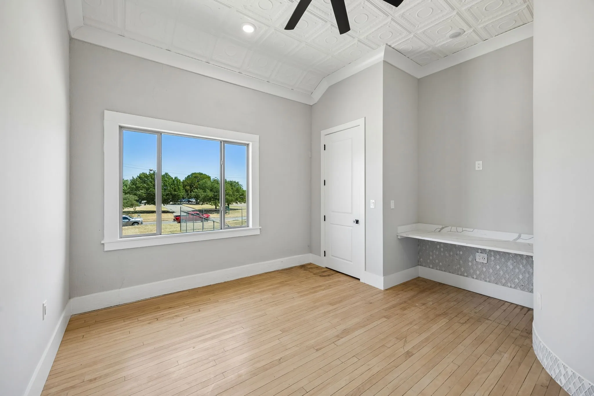 Single Family Residence For Sale in Tarrant County , 1200 E Maddox Avenue, Fort Worth, Texas 76104, 6 Bedroom, 8 Bathroom, 4 Garage spaces, 8,851 Sqft, built in 1930, mls#21358675, Real Estate Agent in Fort Worth, Homes For Sale in Tarrant county, Homes For Sale in Fort Worth, Realtor in Fort Worth Texas, Real Estate Brokerage Independent Realty Texas, Luminita Cordes Realtor