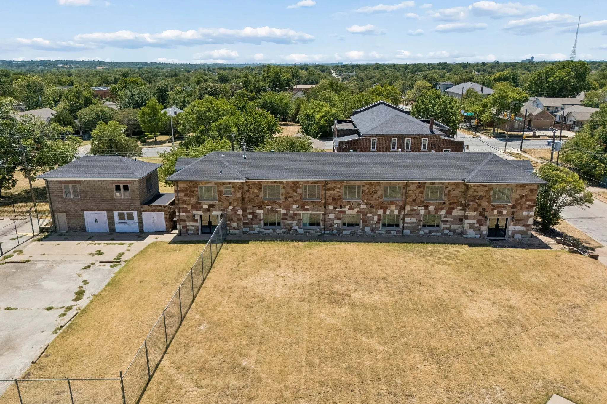 Single Family Residence For Sale in Tarrant County , 1200 E Maddox Avenue, Fort Worth, Texas 76104, 6 Bedroom, 8 Bathroom, 4 Garage spaces, 8,851 Sqft, built in 1930, mls#21358675, Real Estate Agent in Fort Worth, Homes For Sale in Tarrant county, Homes For Sale in Fort Worth, Realtor in Fort Worth Texas, Real Estate Brokerage Independent Realty Texas, Luminita Cordes Realtor