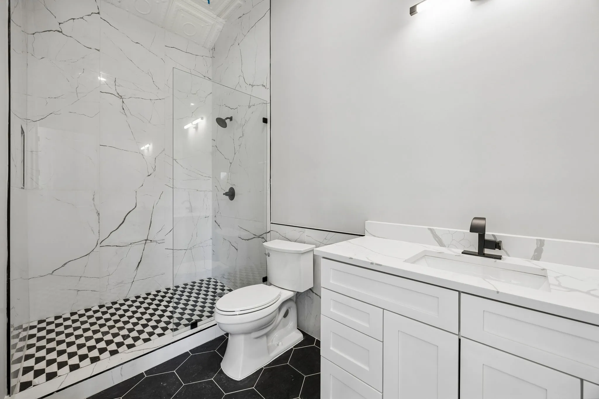 Single Family Residence For Sale in Tarrant County , 1200 E Maddox Avenue, Fort Worth, Texas 76104, 6 Bedroom, 8 Bathroom, 4 Garage spaces, 8,851 Sqft, built in 1930, mls#21358675, Real Estate Agent in Fort Worth, Homes For Sale in Tarrant county, Homes For Sale in Fort Worth, Realtor in Fort Worth Texas, Real Estate Brokerage Independent Realty Texas, Luminita Cordes Realtor