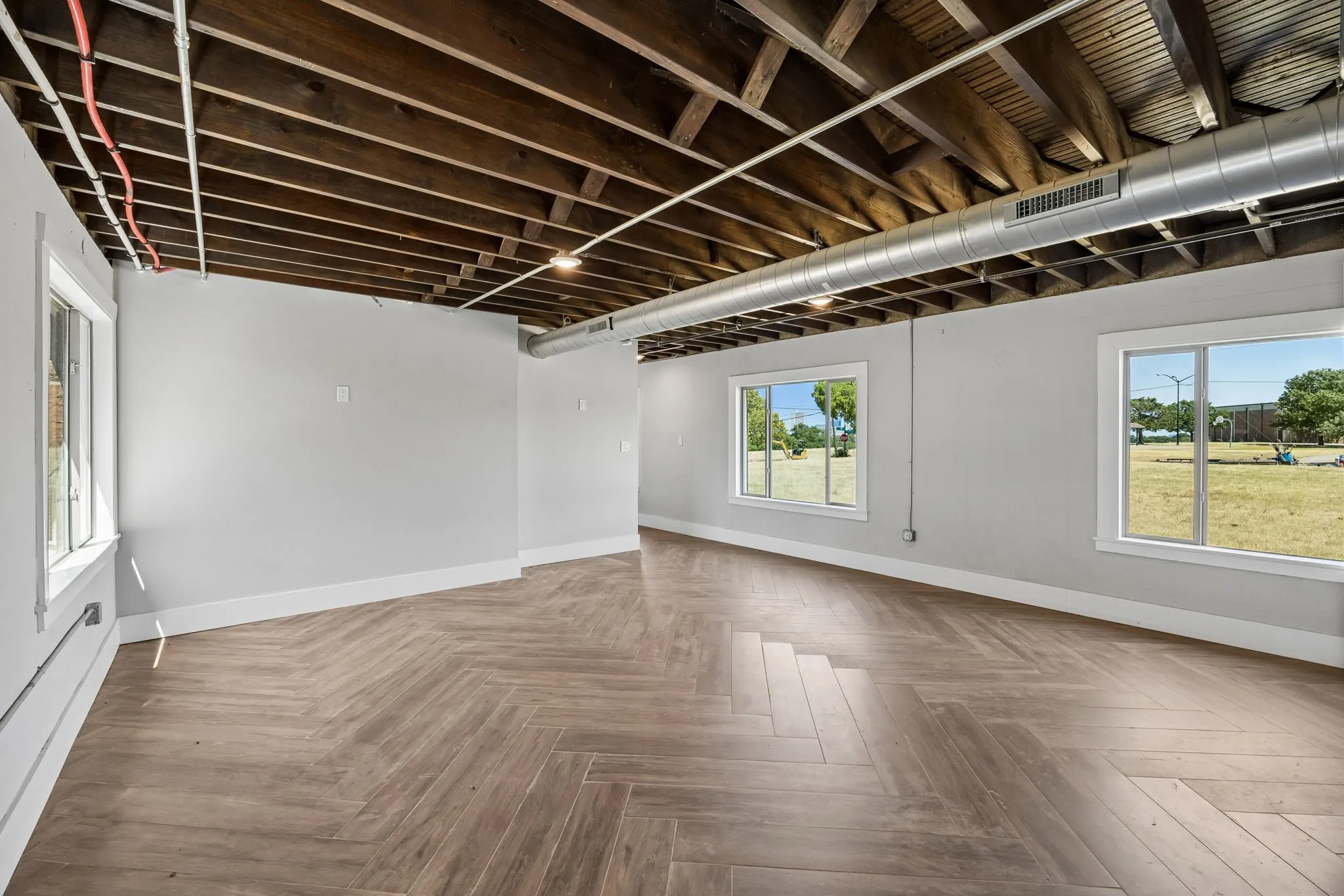 Single Family Residence For Sale in Tarrant County , 1200 E Maddox Avenue, Fort Worth, Texas 76104, 6 Bedroom, 8 Bathroom, 4 Garage spaces, 8,851 Sqft, built in 1930, mls#21358675, Real Estate Agent in Fort Worth, Homes For Sale in Tarrant county, Homes For Sale in Fort Worth, Realtor in Fort Worth Texas, Real Estate Brokerage Independent Realty Texas, Luminita Cordes Realtor