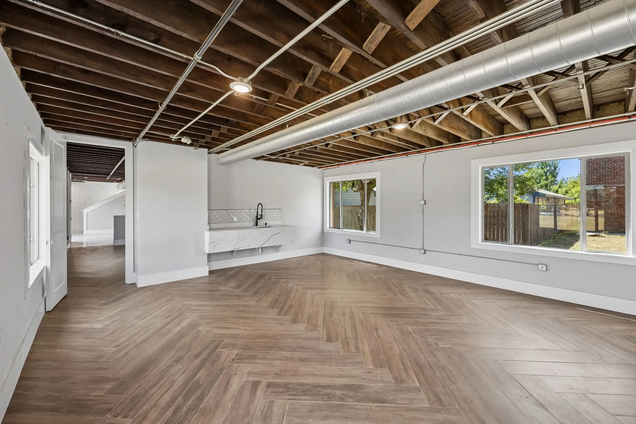 Single Family Residence For Sale in Tarrant County , 1200 E Maddox Avenue, Fort Worth, Texas 76104, 6 Bedroom, 8 Bathroom, 4 Garage spaces, 8,851 Sqft, built in 1930, mls#21358675, Real Estate Agent in Fort Worth, Homes For Sale in Tarrant county, Homes For Sale in Fort Worth, Realtor in Fort Worth Texas, Real Estate Brokerage Independent Realty Texas, Luminita Cordes Realtor