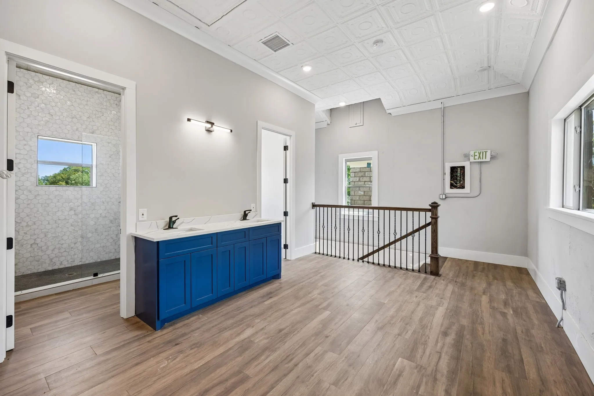 Single Family Residence For Sale in Tarrant County , 1200 E Maddox Avenue, Fort Worth, Texas 76104, 6 Bedroom, 8 Bathroom, 4 Garage spaces, 8,851 Sqft, built in 1930, mls#21358675, Real Estate Agent in Fort Worth, Homes For Sale in Tarrant county, Homes For Sale in Fort Worth, Realtor in Fort Worth Texas, Real Estate Brokerage Independent Realty Texas, Luminita Cordes Realtor