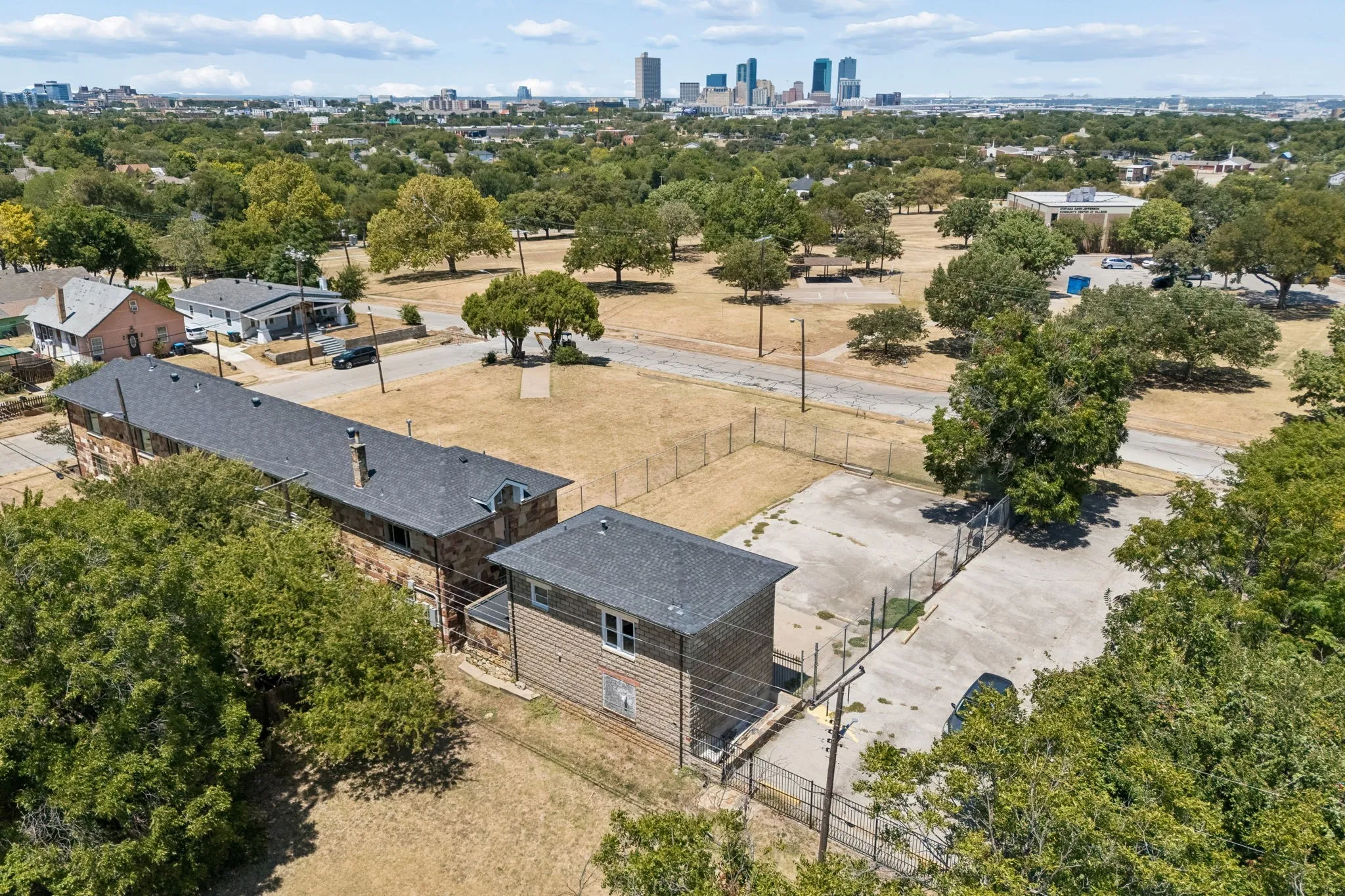 Single Family Residence For Sale in Tarrant County , 1200 E Maddox Avenue, Fort Worth, Texas 76104, 6 Bedroom, 8 Bathroom, 4 Garage spaces, 8,851 Sqft, built in 1930, mls#21358675, Real Estate Agent in Fort Worth, Homes For Sale in Tarrant county, Homes For Sale in Fort Worth, Realtor in Fort Worth Texas, Real Estate Brokerage Independent Realty Texas, Luminita Cordes Realtor