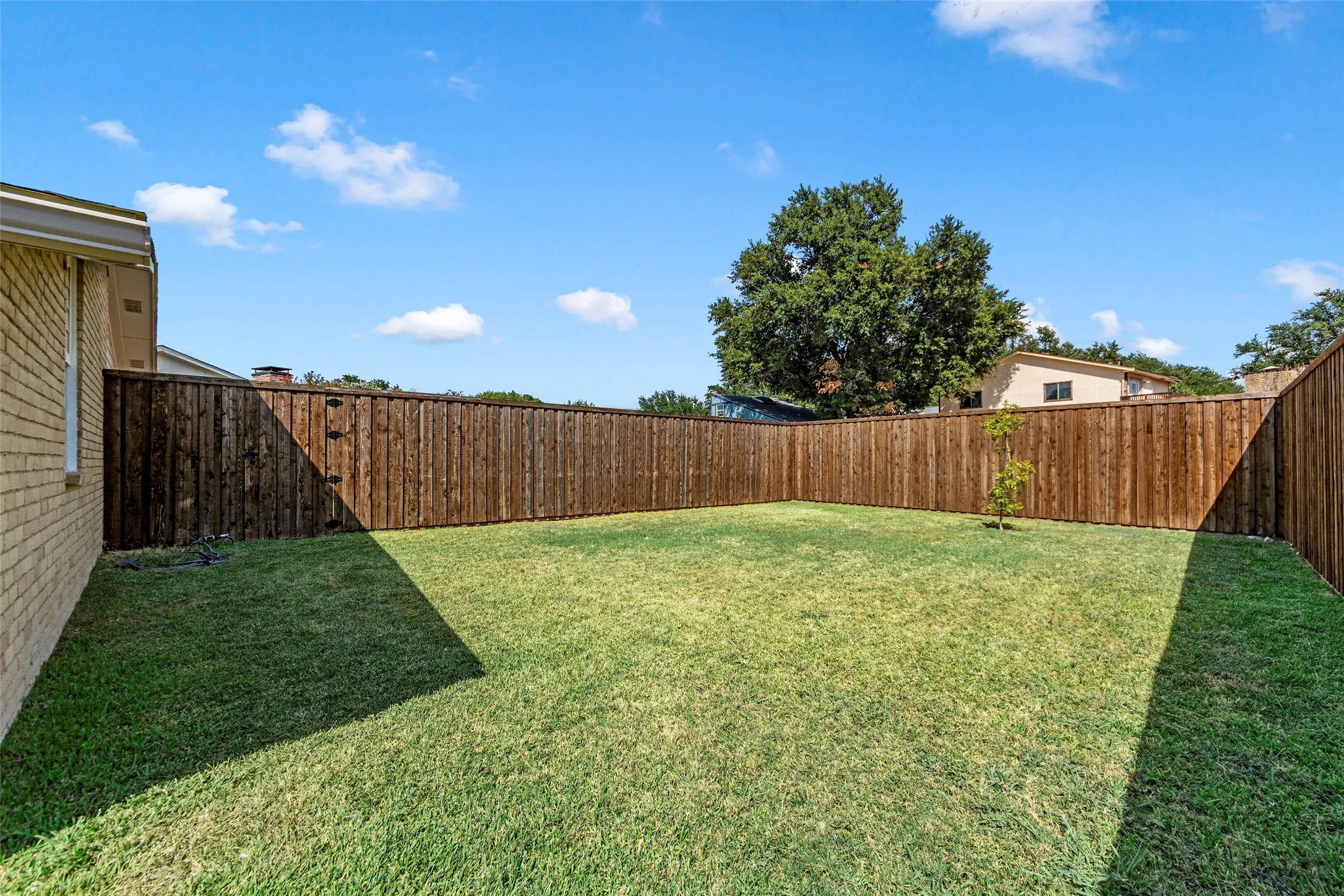 Single Family Residence For Sale in Denton County , 2017 Jennifer Court, Carrollton, Texas 75007, 3 Bedroom, 2 Bathroom, 2 Garage spaces, 1,821 Sqft, built in 1974, mls#21346866, Real Estate Agent in Carrollton, Homes For Sale in Denton county, Homes For Sale in Carrollton, Realtor in Carrollton Texas, Real Estate Brokerage Independent Realty Texas, Luminita Cordes Realtor