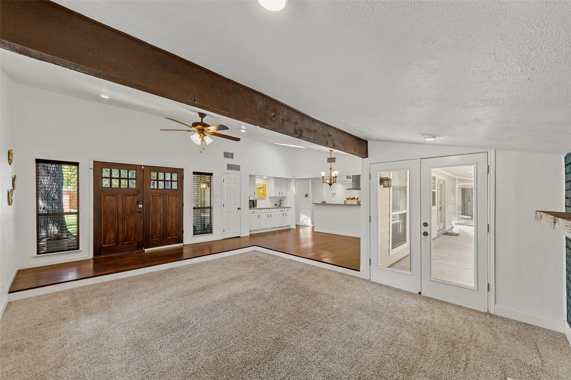 Single Family Residence For Sale in Denton County , 2017 Jennifer Court, Carrollton, Texas 75007, 3 Bedroom, 2 Bathroom, 2 Garage spaces, 1,821 Sqft, built in 1974, mls#21346866, Real Estate Agent in Carrollton, Homes For Sale in Denton county, Homes For Sale in Carrollton, Realtor in Carrollton Texas, Real Estate Brokerage Independent Realty Texas, Luminita Cordes Realtor