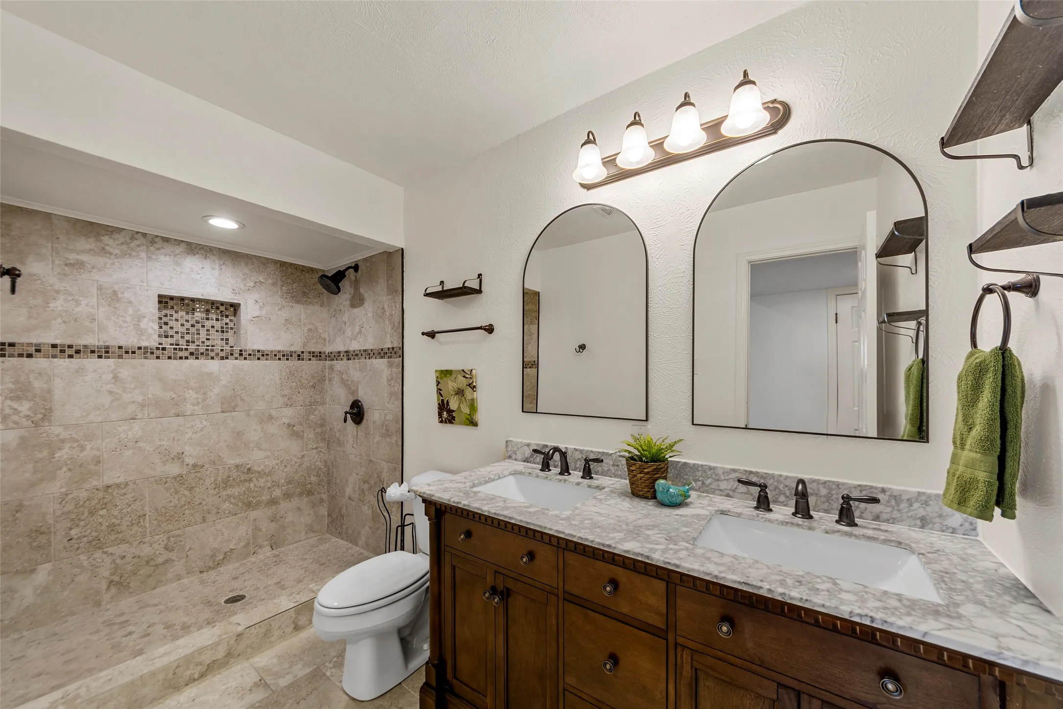 Single Family Residence For Sale in Denton County , 2017 Jennifer Court, Carrollton, Texas 75007, 3 Bedroom, 2 Bathroom, 2 Garage spaces, 1,821 Sqft, built in 1974, mls#21346866, Real Estate Agent in Carrollton, Homes For Sale in Denton county, Homes For Sale in Carrollton, Realtor in Carrollton Texas, Real Estate Brokerage Independent Realty Texas, Luminita Cordes Realtor