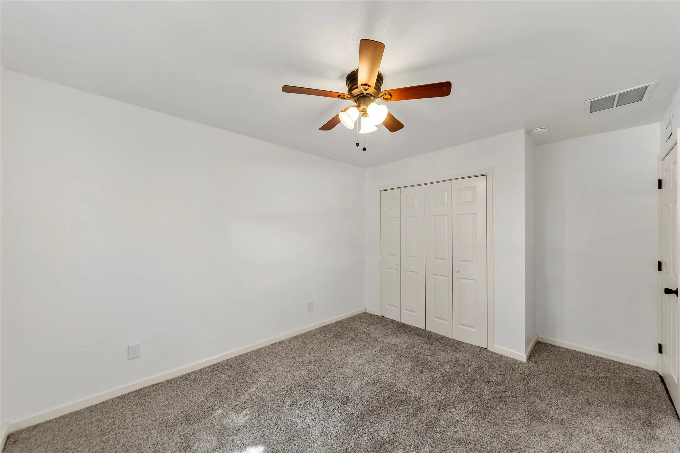 Single Family Residence For Sale in Denton County , 2017 Jennifer Court, Carrollton, Texas 75007, 3 Bedroom, 2 Bathroom, 2 Garage spaces, 1,821 Sqft, built in 1974, mls#21346866, Real Estate Agent in Carrollton, Homes For Sale in Denton county, Homes For Sale in Carrollton, Realtor in Carrollton Texas, Real Estate Brokerage Independent Realty Texas, Luminita Cordes Realtor