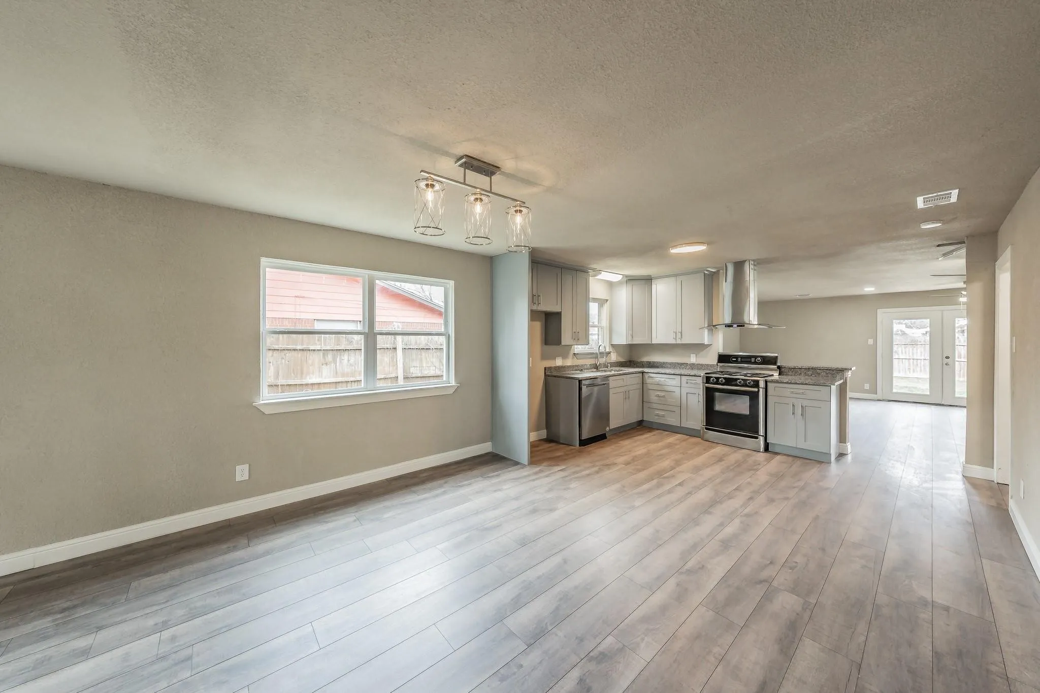 Single Family Residence For Sale in Wise County , 1721 Kay Avenue, Bridgeport, Texas 76426, 3 Bedroom, 2 Bathroom, Garage spaces, 1,627 Sqft, built in 1990, Price $299,950, mls#21353809, Real Estate Agent in Bridgeport, Homes For Sale in Wise county, Homes For Sale in Bridgeport, Realtor in Bridgeport Texas, Real Estate Brokerage Independent Realty Texas, Luminita Cordes Realtor