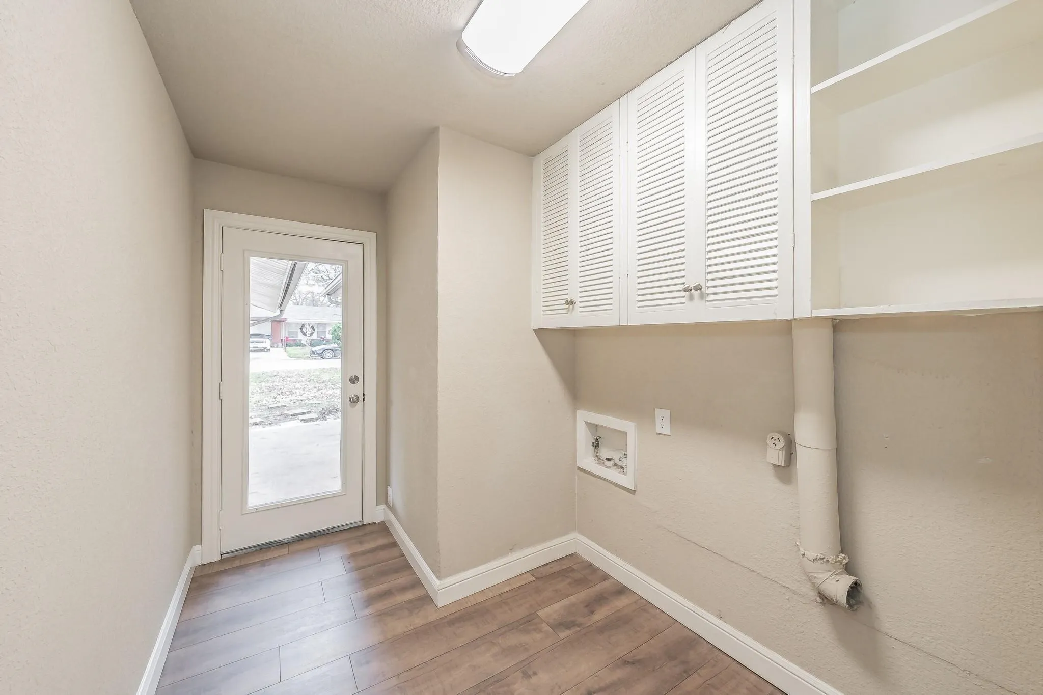 Single Family Residence For Sale in Wise County , 1721 Kay Avenue, Bridgeport, Texas 76426, 3 Bedroom, 2 Bathroom, Garage spaces, 1,627 Sqft, built in 1990, Price $299,950, mls#21353809, Real Estate Agent in Bridgeport, Homes For Sale in Wise county, Homes For Sale in Bridgeport, Realtor in Bridgeport Texas, Real Estate Brokerage Independent Realty Texas, Luminita Cordes Realtor