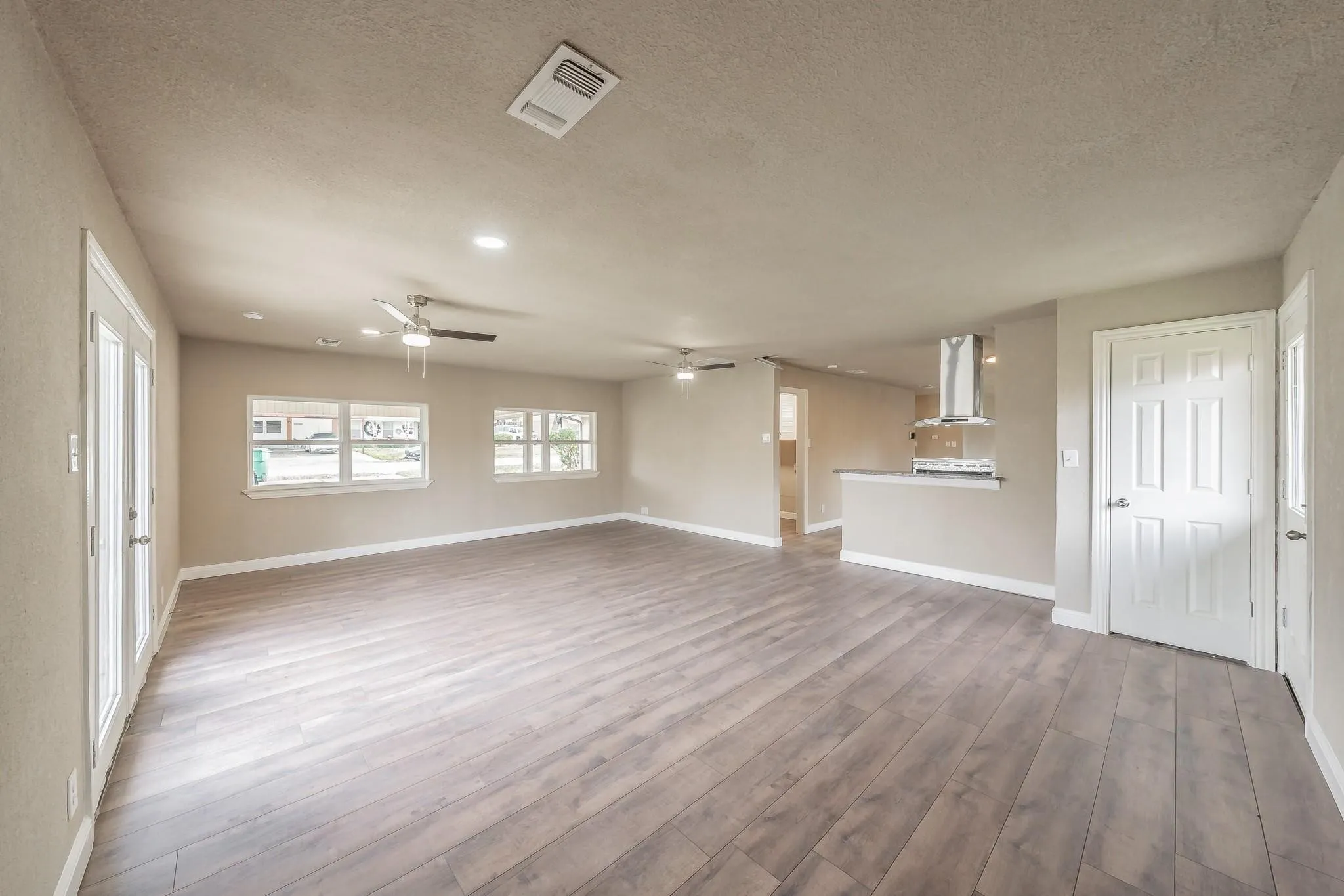 Single Family Residence For Sale in Wise County , 1721 Kay Avenue, Bridgeport, Texas 76426, 3 Bedroom, 2 Bathroom, Garage spaces, 1,627 Sqft, built in 1990, Price $299,950, mls#21353809, Real Estate Agent in Bridgeport, Homes For Sale in Wise county, Homes For Sale in Bridgeport, Realtor in Bridgeport Texas, Real Estate Brokerage Independent Realty Texas, Luminita Cordes Realtor