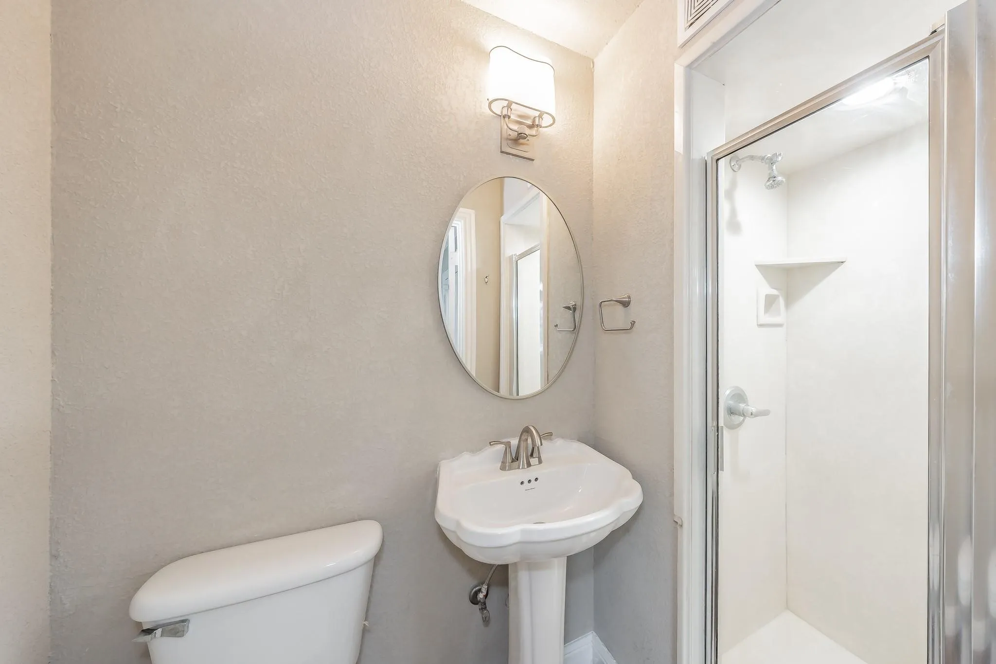 Single Family Residence For Sale in Wise County , 1721 Kay Avenue, Bridgeport, Texas 76426, 3 Bedroom, 2 Bathroom, Garage spaces, 1,627 Sqft, built in 1990, Price $299,950, mls#21353809, Real Estate Agent in Bridgeport, Homes For Sale in Wise county, Homes For Sale in Bridgeport, Realtor in Bridgeport Texas, Real Estate Brokerage Independent Realty Texas, Luminita Cordes Realtor