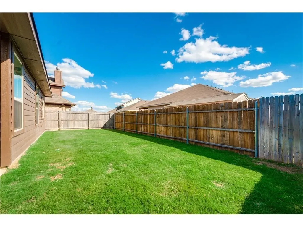 Single Family Residence For Rent in Tarrant County , 313 Delgany Trail, Fort Worth, Texas 76052, 4 Bedroom, 2 Bathroom, 2 Garage spaces, 1,793 Sqft, built in 2015, mls#21358786, Real Estate Agent in Fort Worth, Homes For Rent in Tarrant county, Homes For Rent in Fort Worth, Realtor in Fort Worth Texas, Real Estate Brokerage Independent Realty Texas, Luminita Cordes Realtor