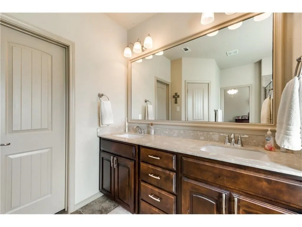 Single Family Residence For Rent in Tarrant County , 313 Delgany Trail, Fort Worth, Texas 76052, 4 Bedroom, 2 Bathroom, 2 Garage spaces, 1,793 Sqft, built in 2015, mls#21358786, Real Estate Agent in Fort Worth, Homes For Rent in Tarrant county, Homes For Rent in Fort Worth, Realtor in Fort Worth Texas, Real Estate Brokerage Independent Realty Texas, Luminita Cordes Realtor