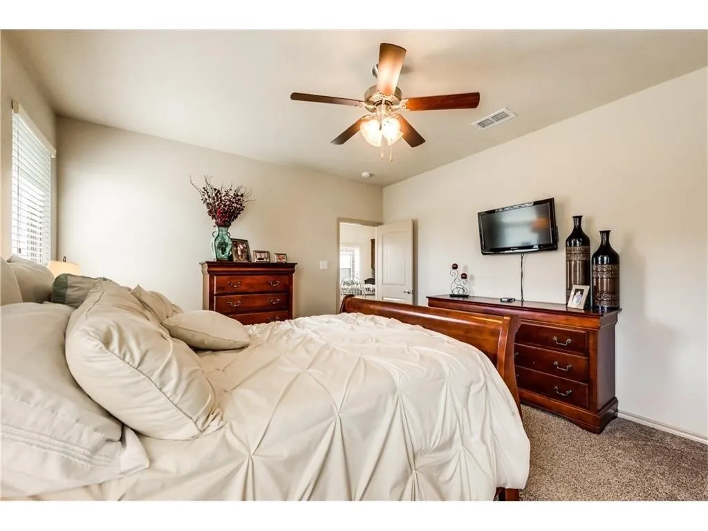 Single Family Residence For Rent in Tarrant County , 313 Delgany Trail, Fort Worth, Texas 76052, 4 Bedroom, 2 Bathroom, 2 Garage spaces, 1,793 Sqft, built in 2015, mls#21358786, Real Estate Agent in Fort Worth, Homes For Rent in Tarrant county, Homes For Rent in Fort Worth, Realtor in Fort Worth Texas, Real Estate Brokerage Independent Realty Texas, Luminita Cordes Realtor