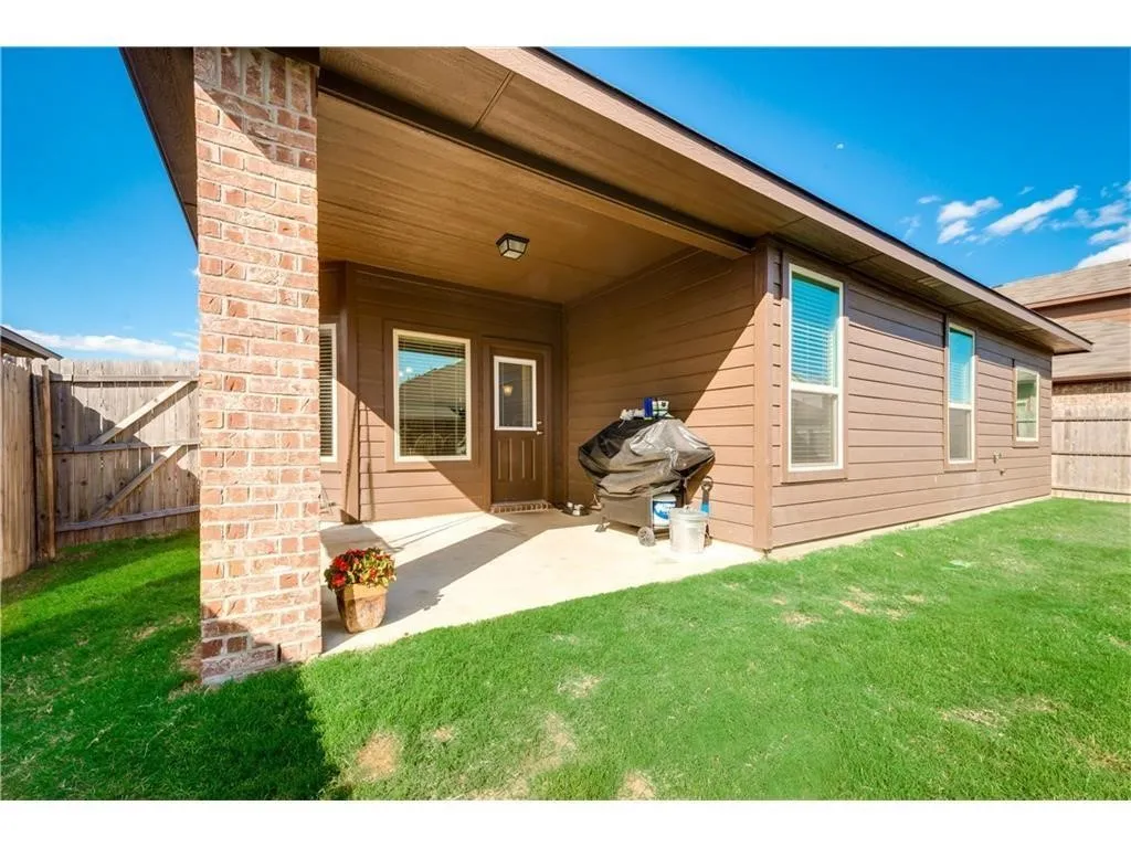 Single Family Residence For Rent in Tarrant County , 313 Delgany Trail, Fort Worth, Texas 76052, 4 Bedroom, 2 Bathroom, 2 Garage spaces, 1,793 Sqft, built in 2015, mls#21358786, Real Estate Agent in Fort Worth, Homes For Rent in Tarrant county, Homes For Rent in Fort Worth, Realtor in Fort Worth Texas, Real Estate Brokerage Independent Realty Texas, Luminita Cordes Realtor